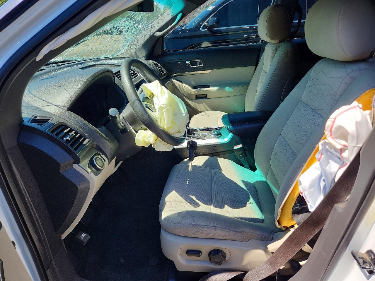 2015 Ford Explorer White vin: 1FM5K8B81FGA00893