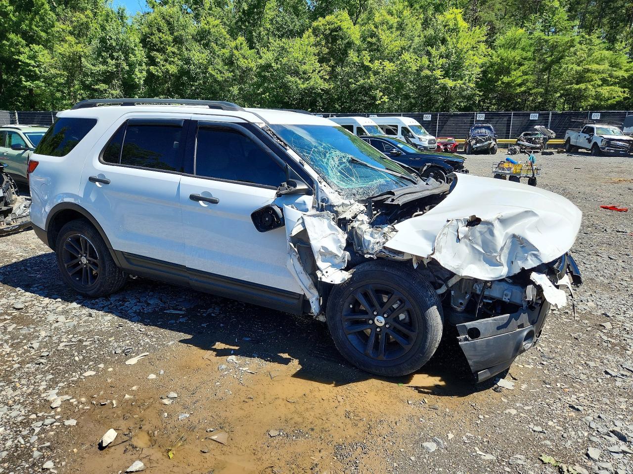 2015 Ford Explorer White vin: 1FM5K8B81FGA00893