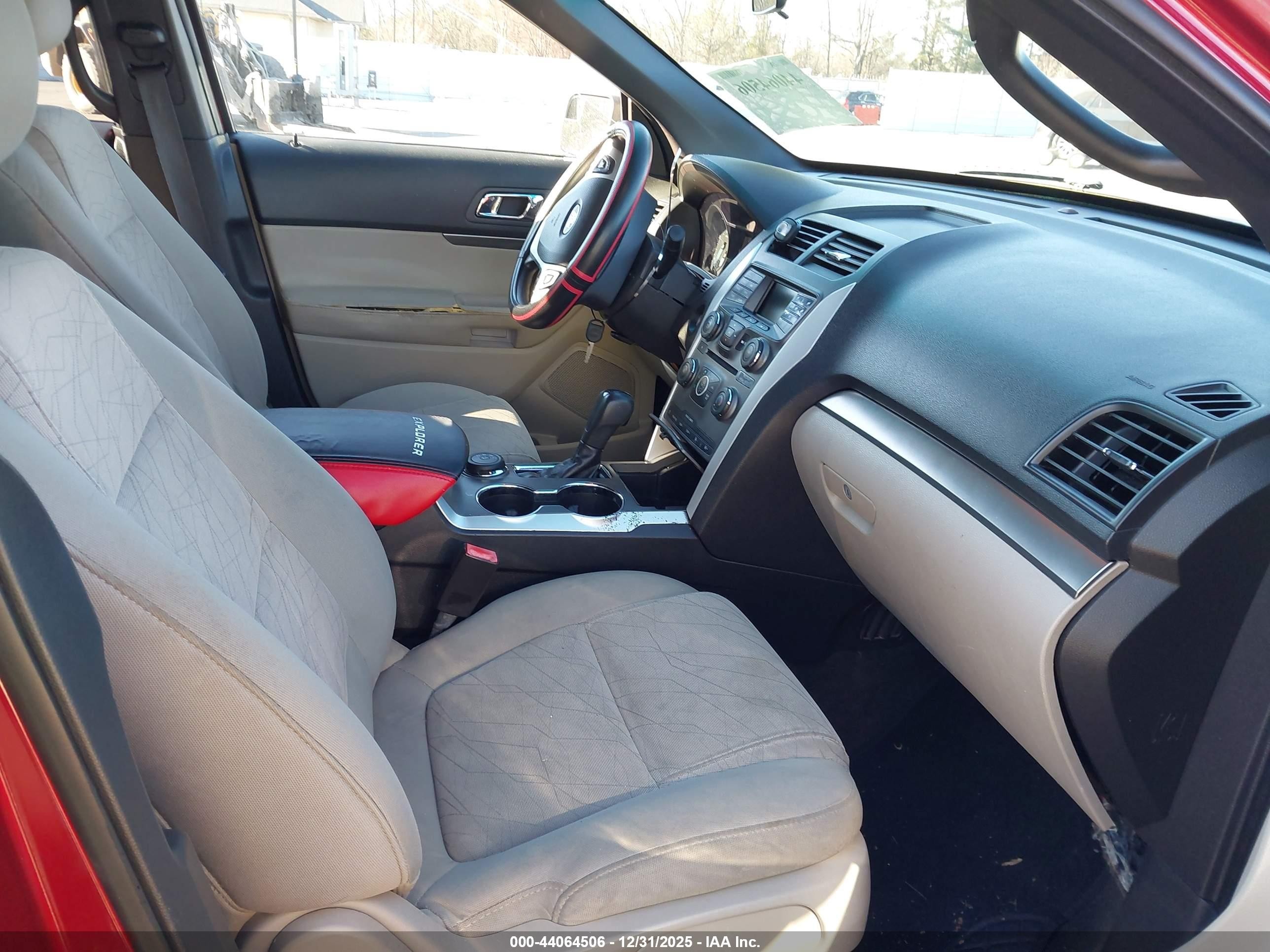 2015 Ford Explorer   Red vin: 1FM5K8B81FGA70832