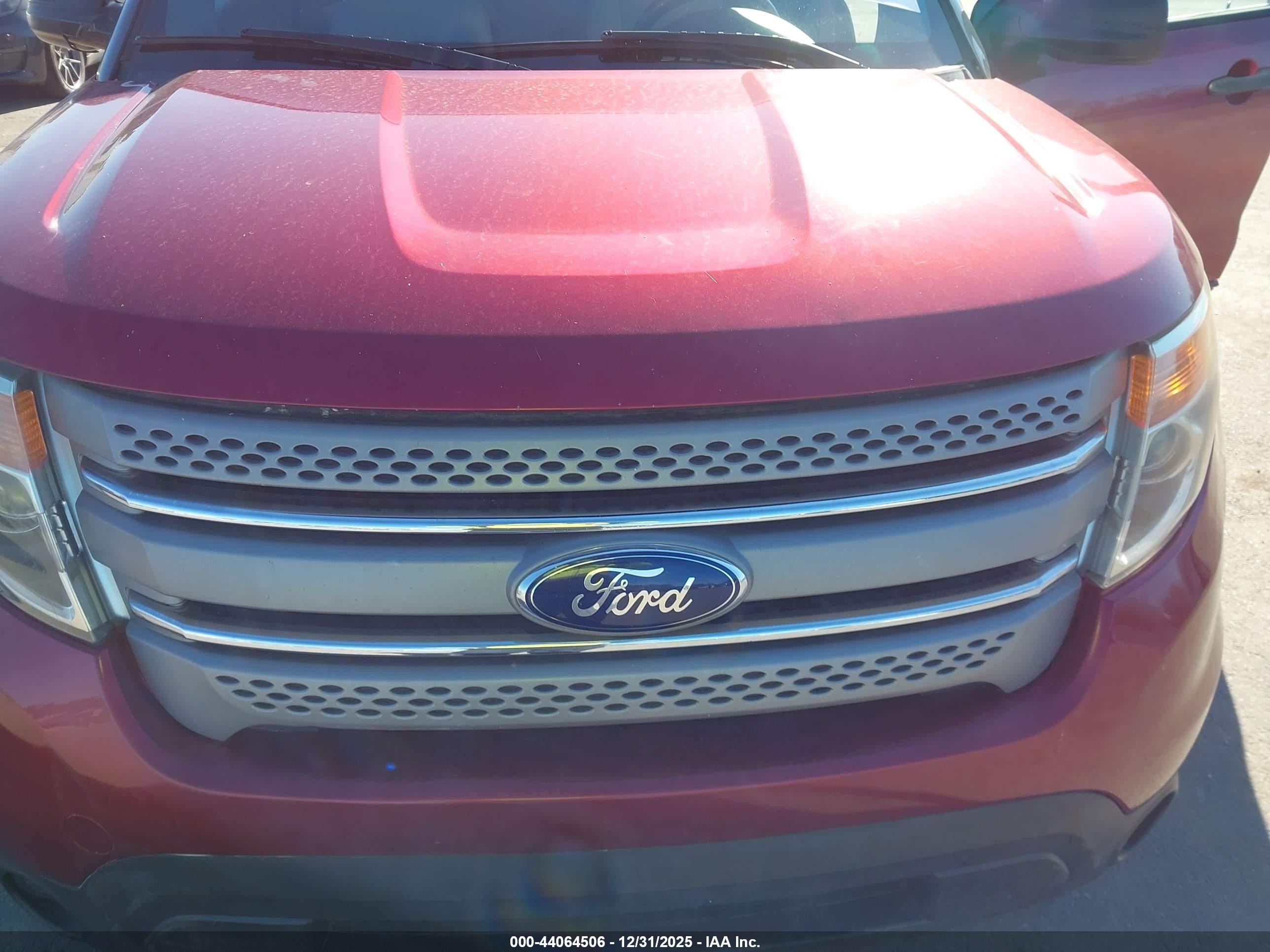 2015 Ford Explorer   Red vin: 1FM5K8B81FGA70832