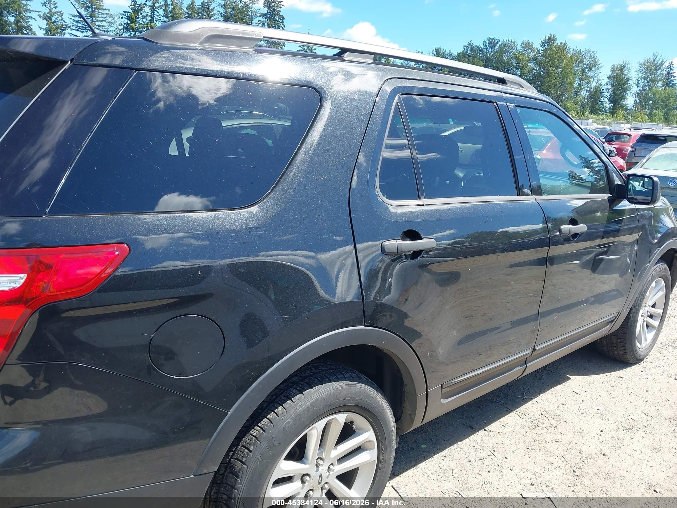 2015 Ford Explorer   Black vin: 1FM5K8B81FGA71785