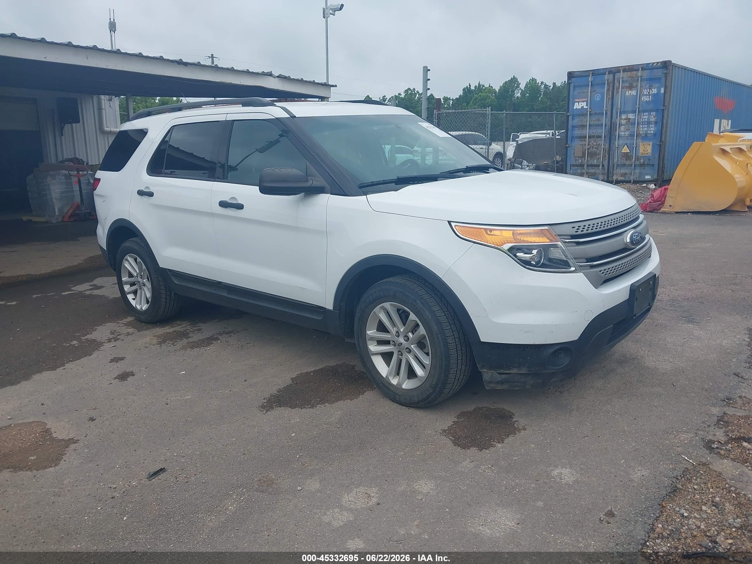 2015 Ford Explorer   White vin: 1FM5K8B81FGC28649