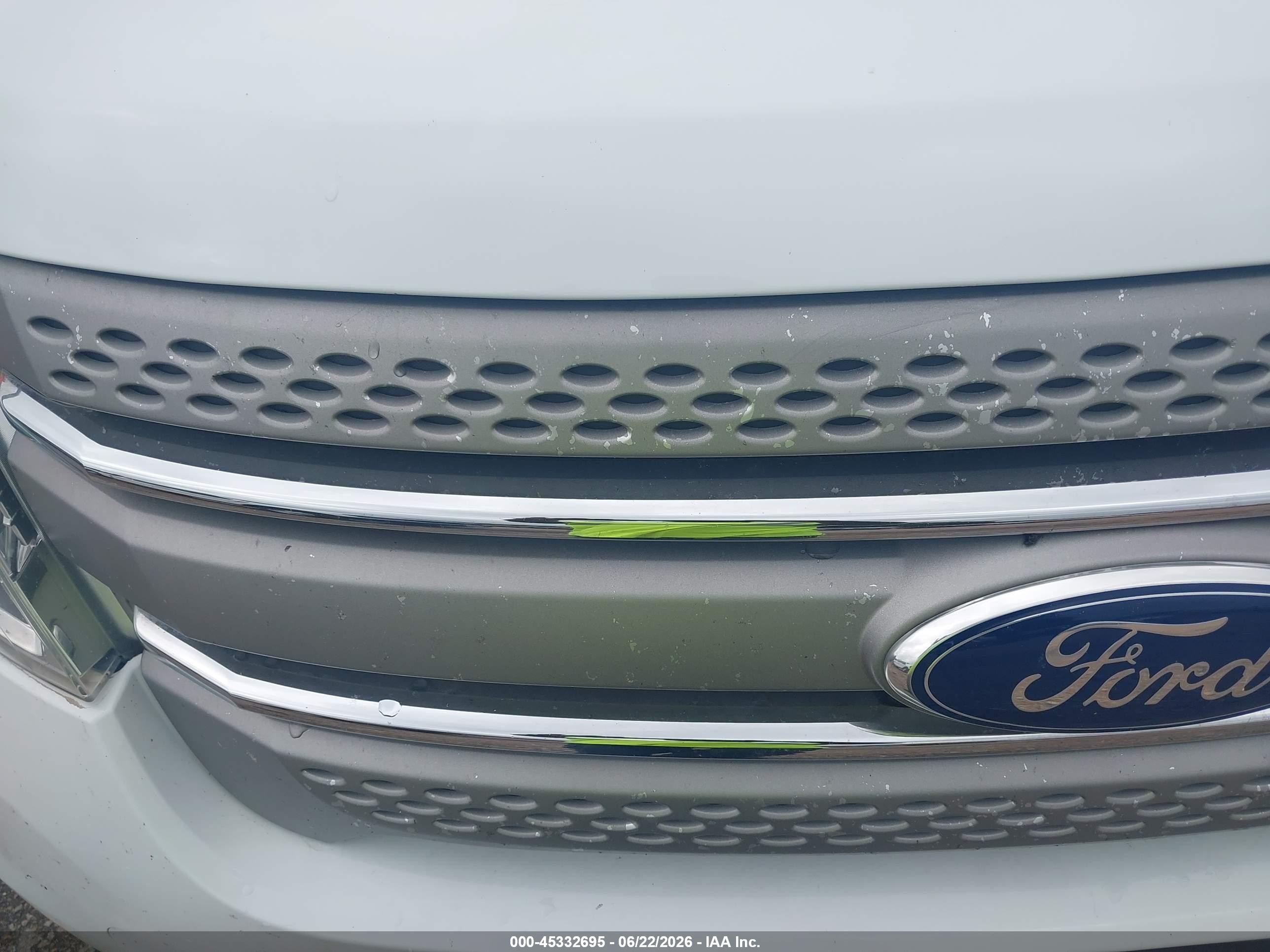 2015 Ford Explorer   White vin: 1FM5K8B81FGC28649