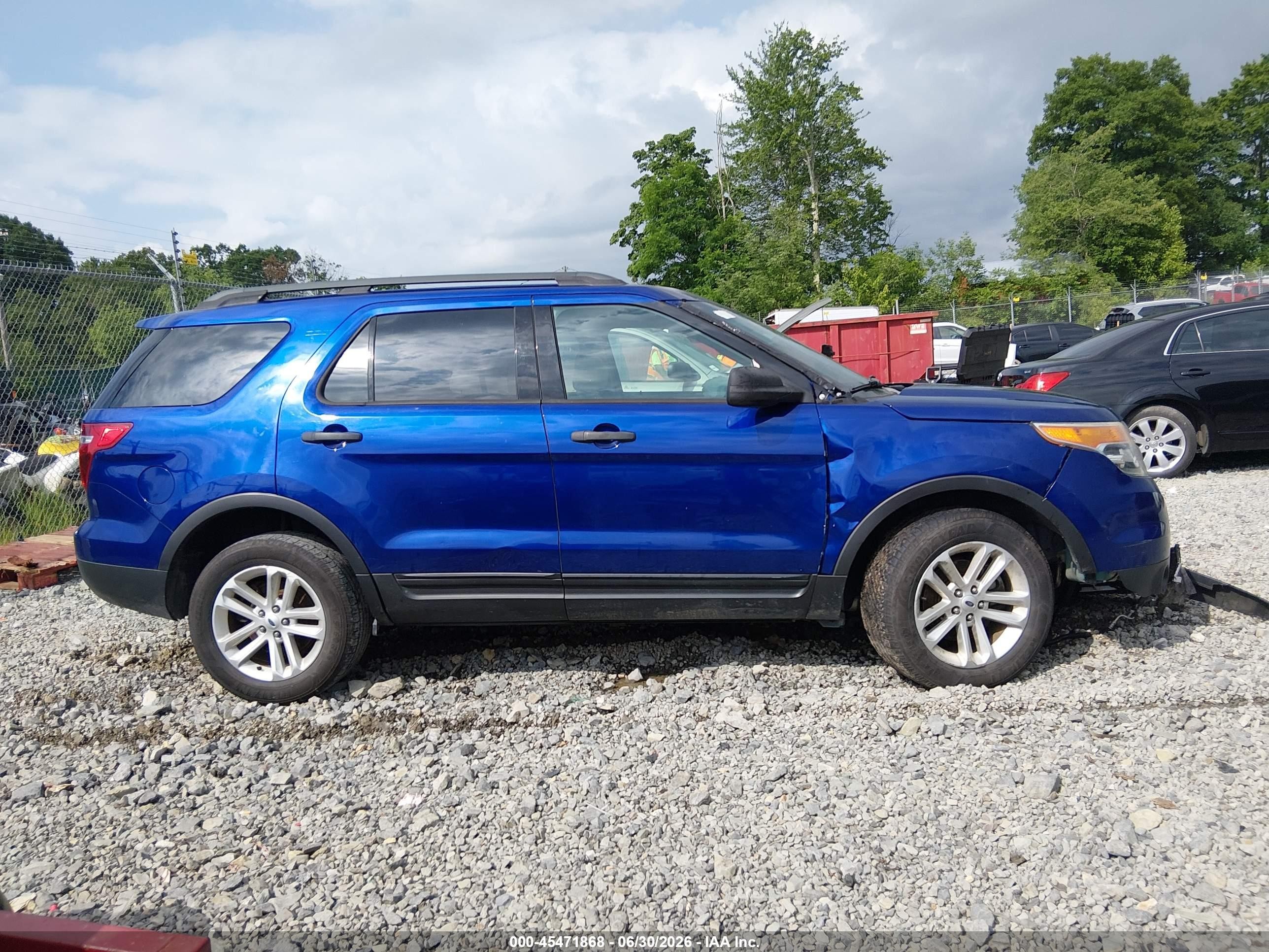 2015 Ford Explorer   Blue vin: 1FM5K8B82FGC47825