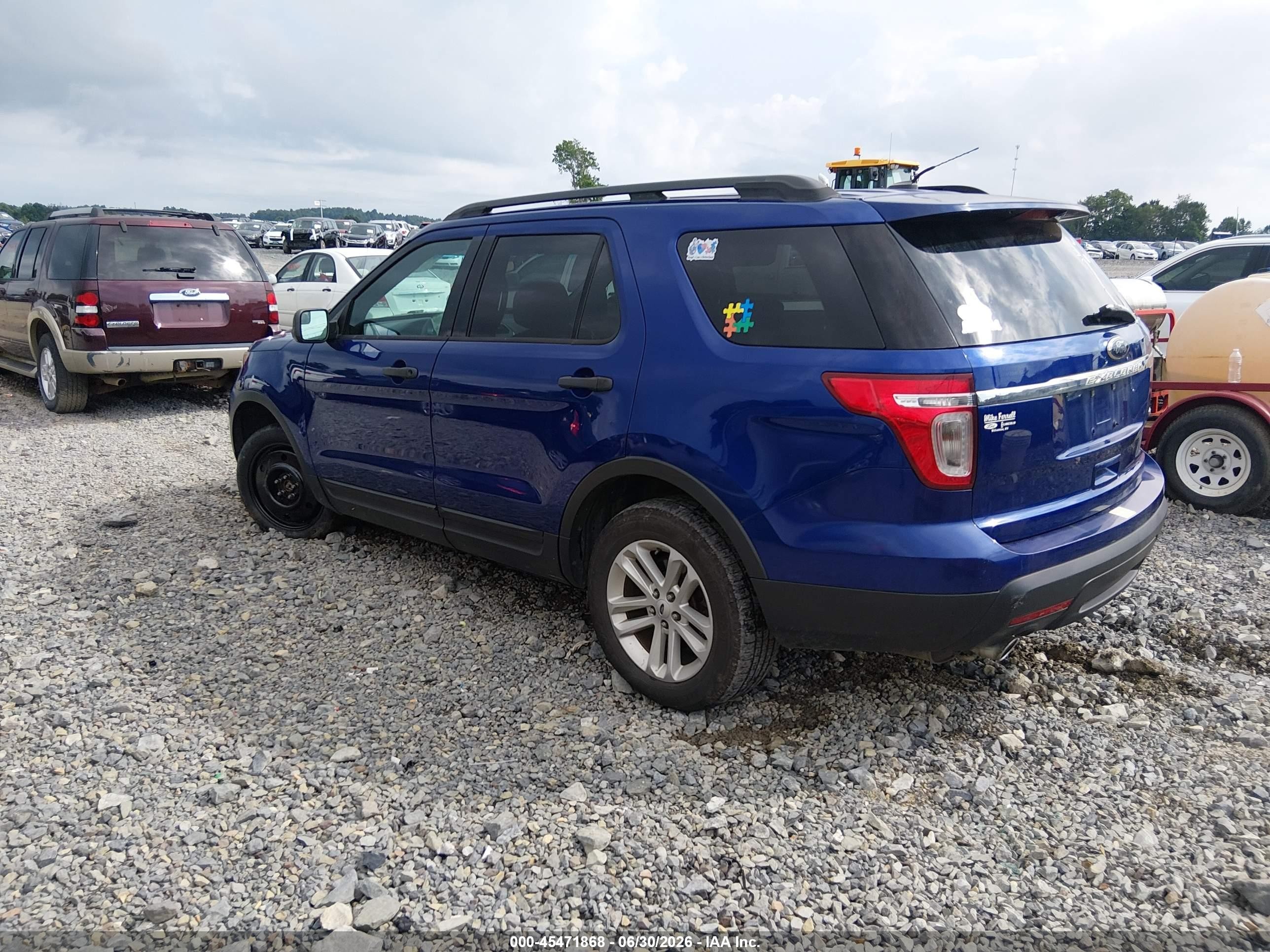 2015 Ford Explorer   Blue vin: 1FM5K8B82FGC47825