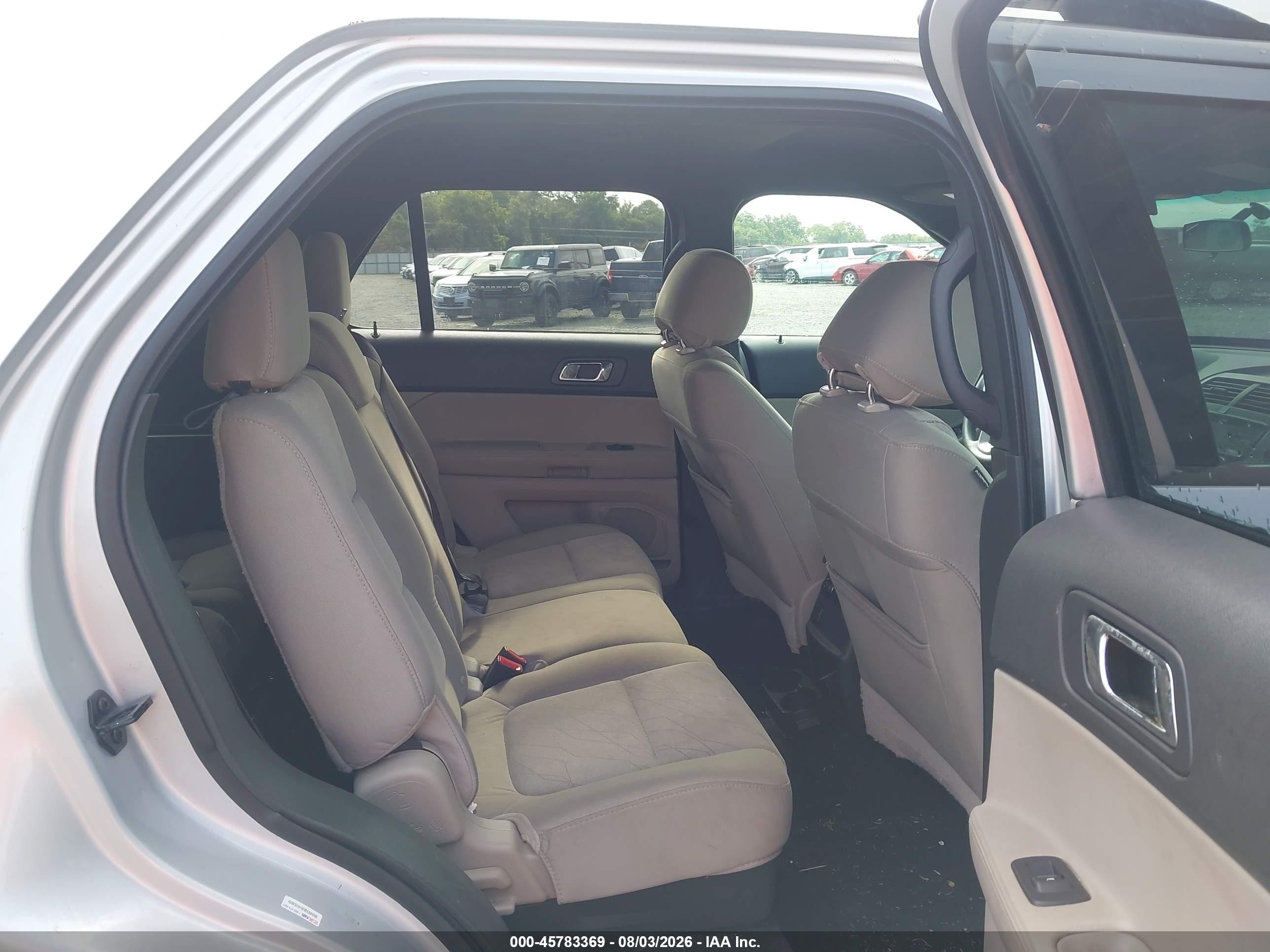 2013 Ford Explorer   Silver vin: 1FM5K8B83DGA50322