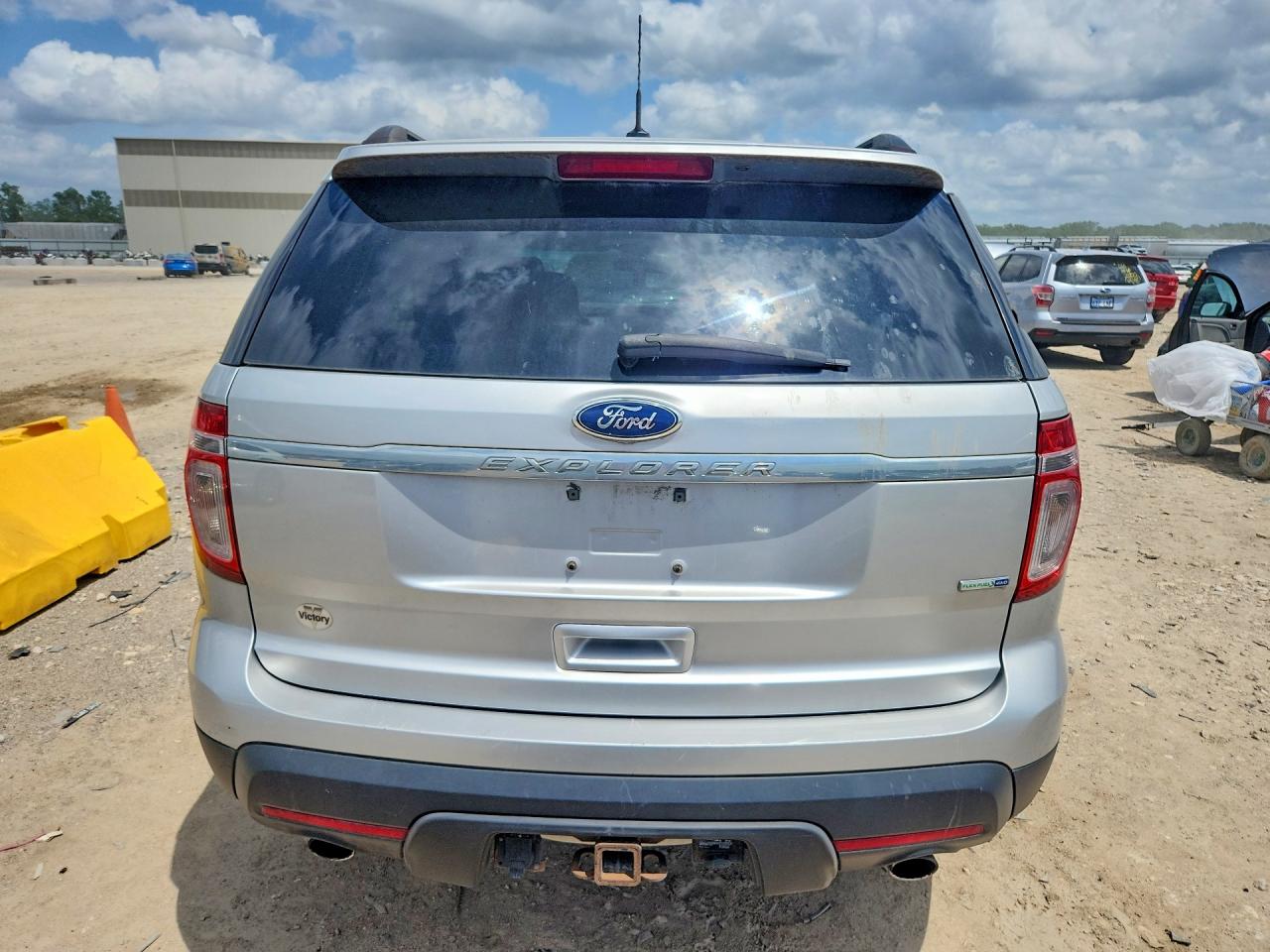 2015 Ford Explorer Серебряный vin: 1FM5K8B83FGC38339