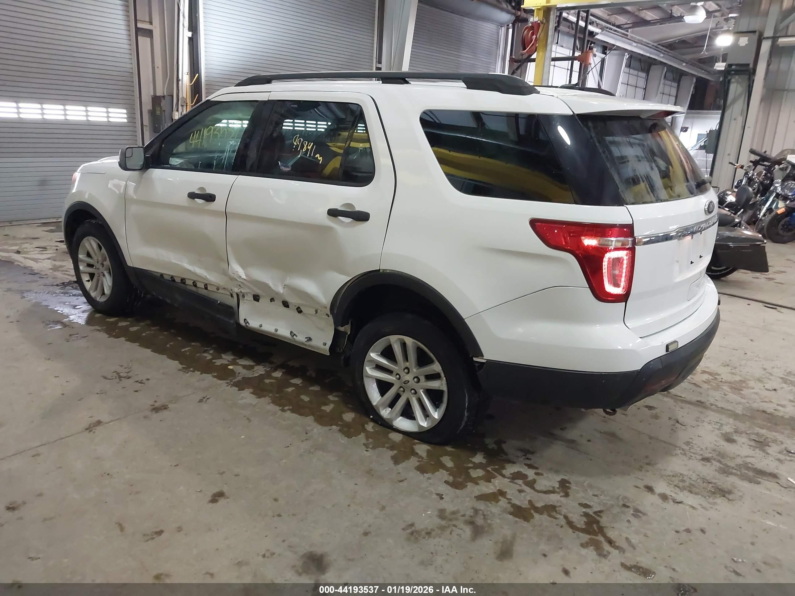 2015 Ford Explorer White vin: 1FM5K8B83FGC41712