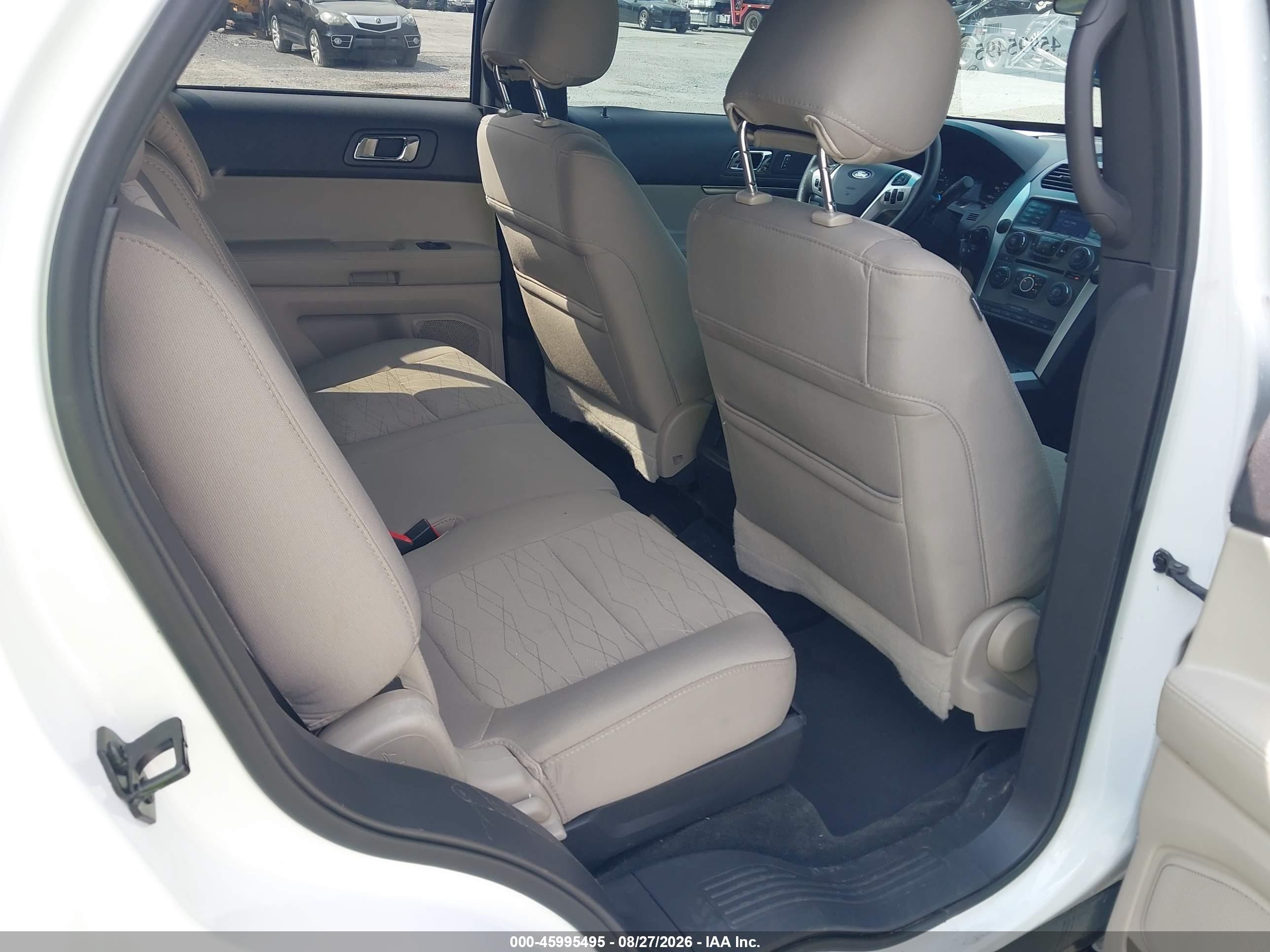 2015 Ford Explorer   White vin: 1FM5K8B83FGC42570