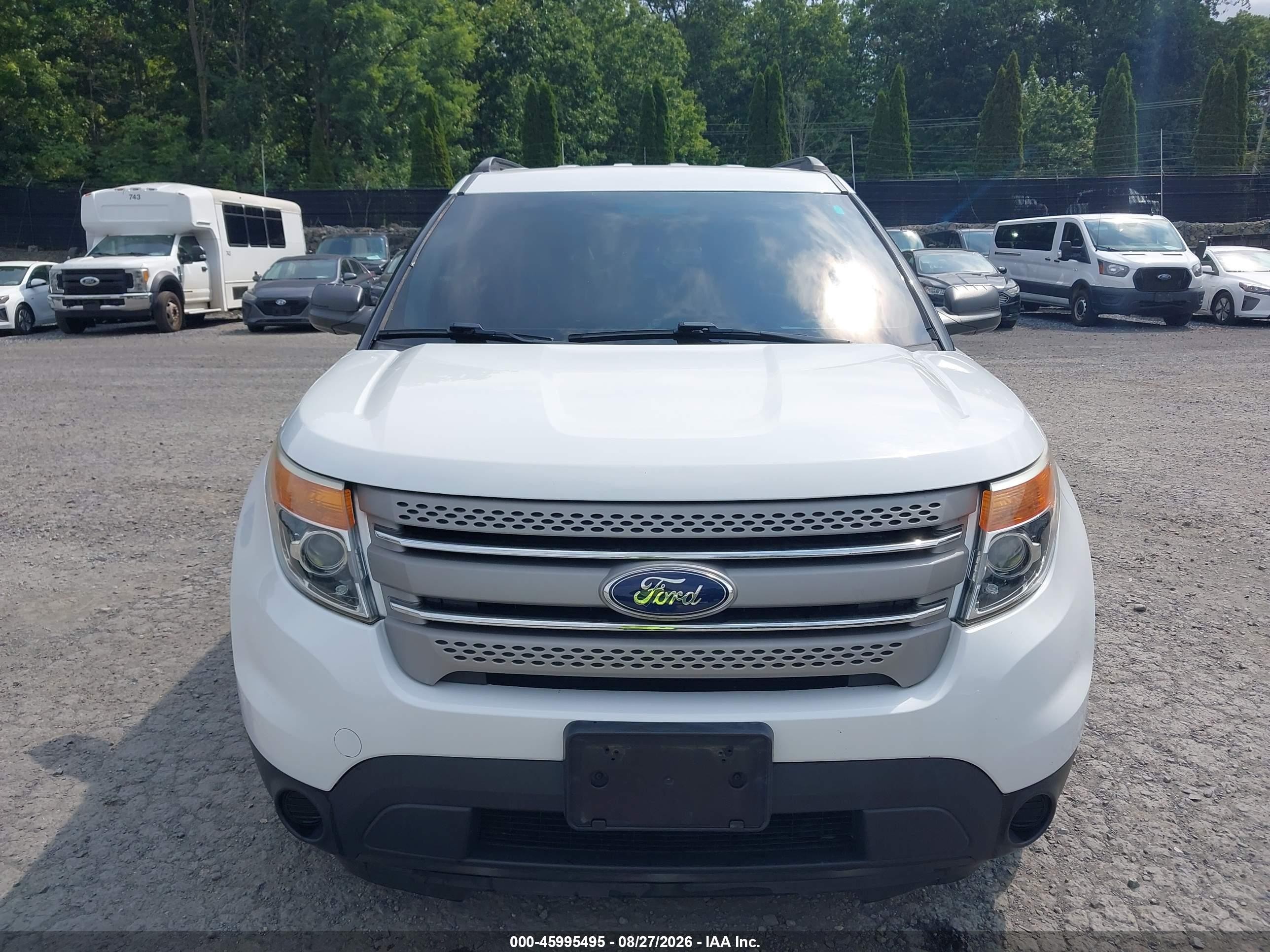 2015 Ford Explorer   White vin: 1FM5K8B83FGC42570