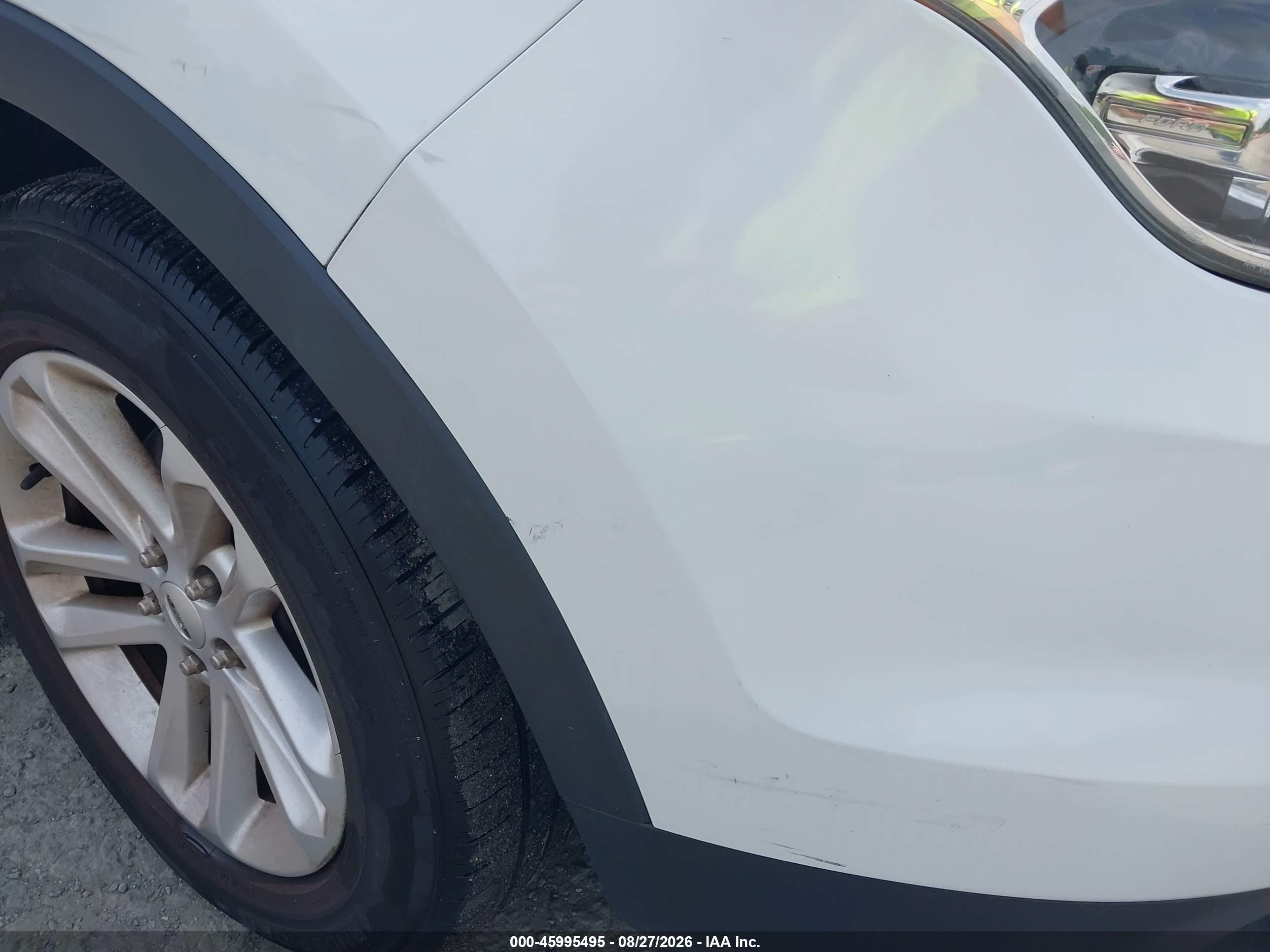 2015 Ford Explorer   White vin: 1FM5K8B83FGC42570