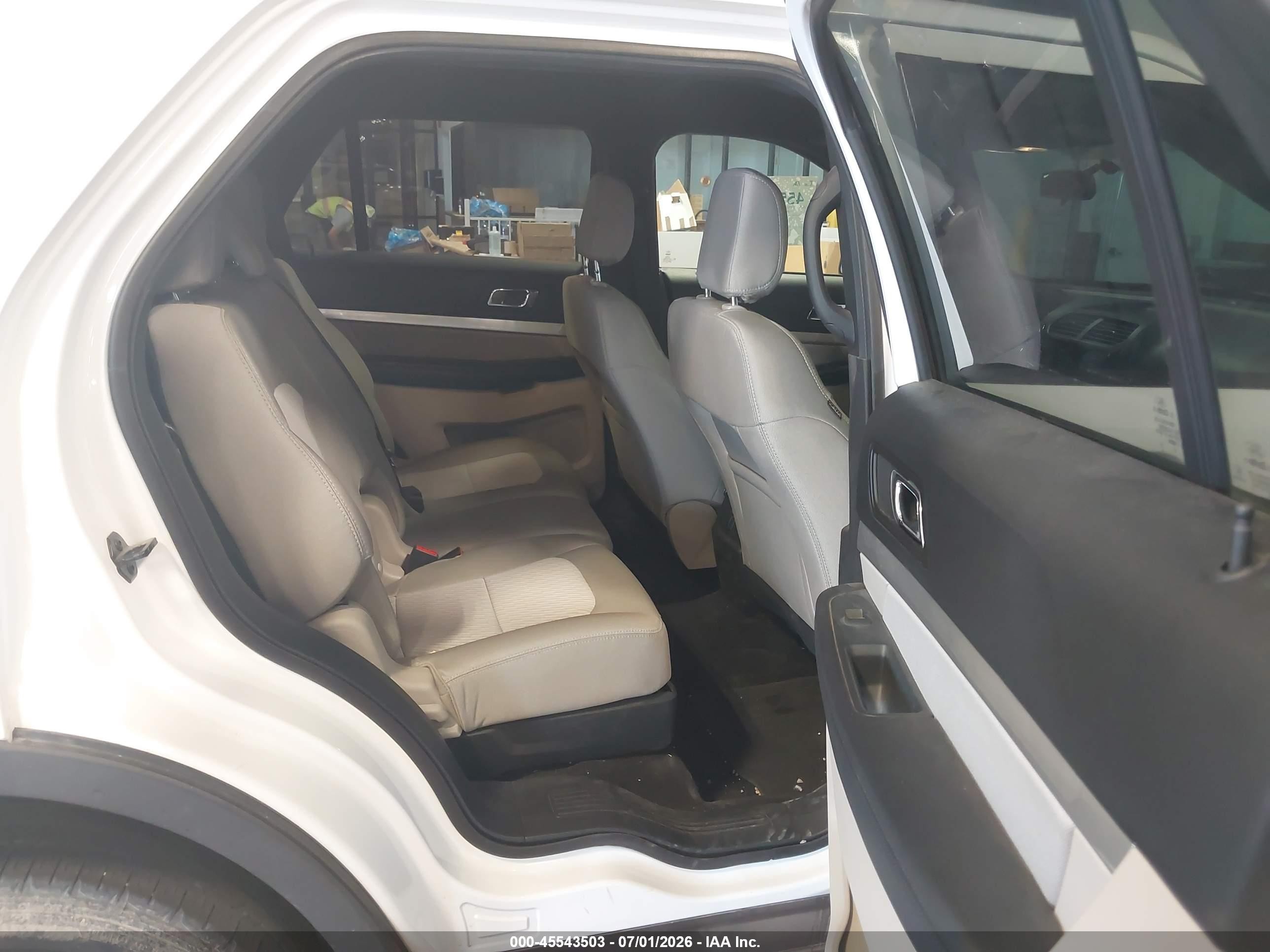 2018 Ford Explorer   White vin: 1FM5K8B83JGC45378