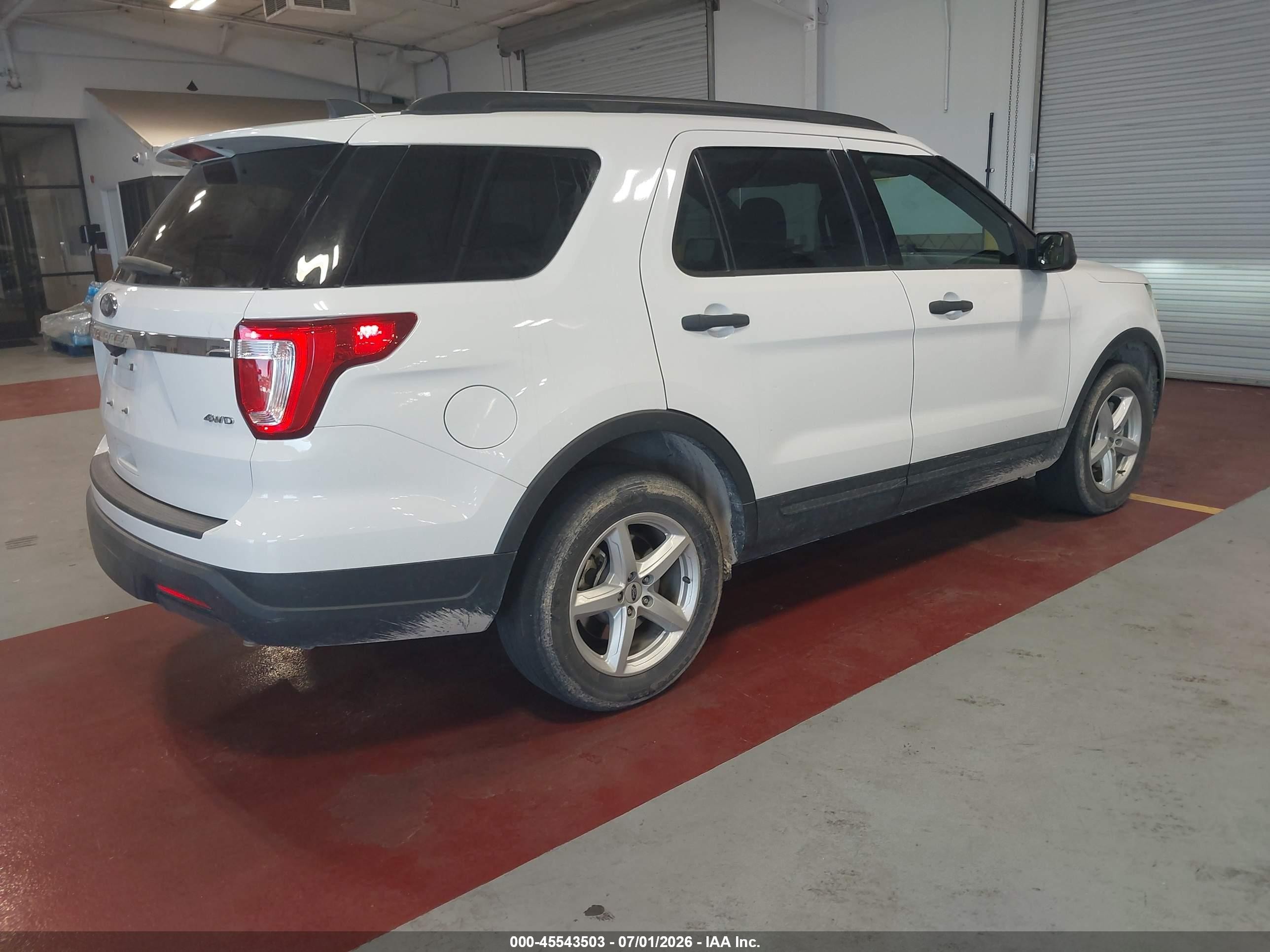 2018 Ford Explorer   White vin: 1FM5K8B83JGC45378
