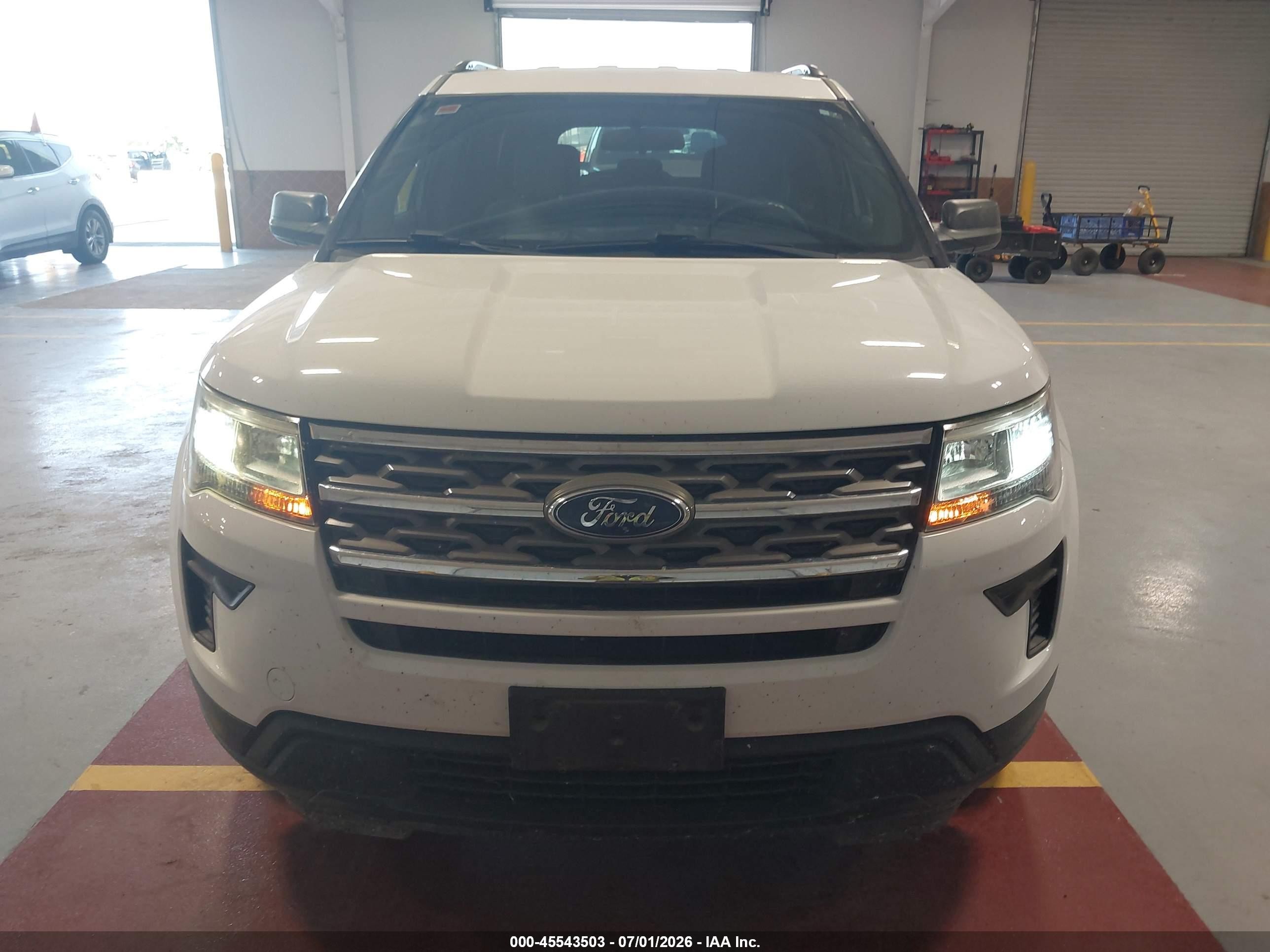 2018 Ford Explorer   White vin: 1FM5K8B83JGC45378