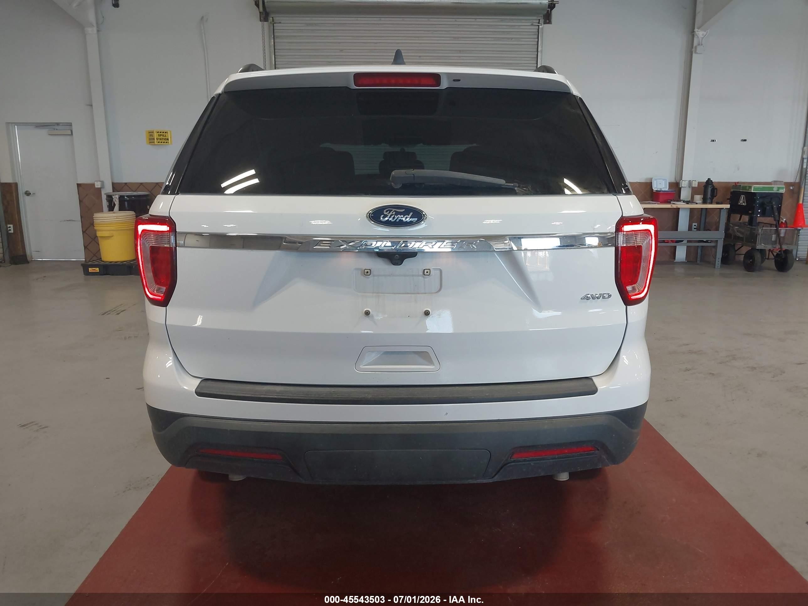 2018 Ford Explorer   White vin: 1FM5K8B83JGC45378