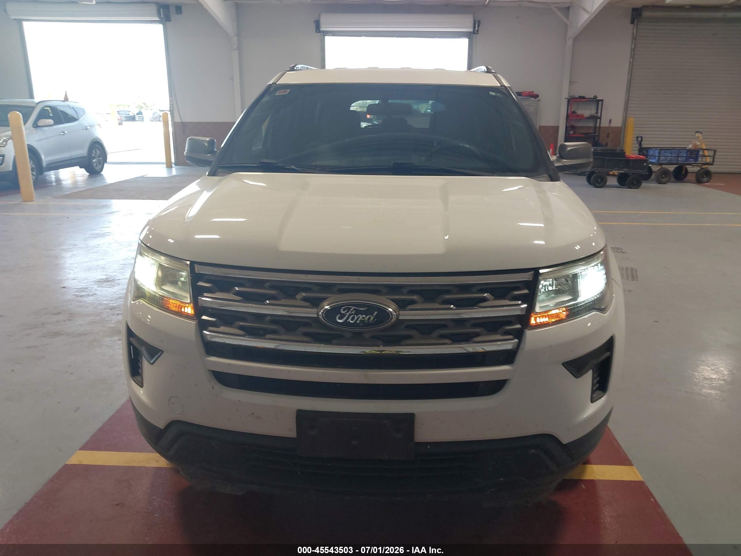 2018 Ford Explorer   White vin: 1FM5K8B83JGC45378