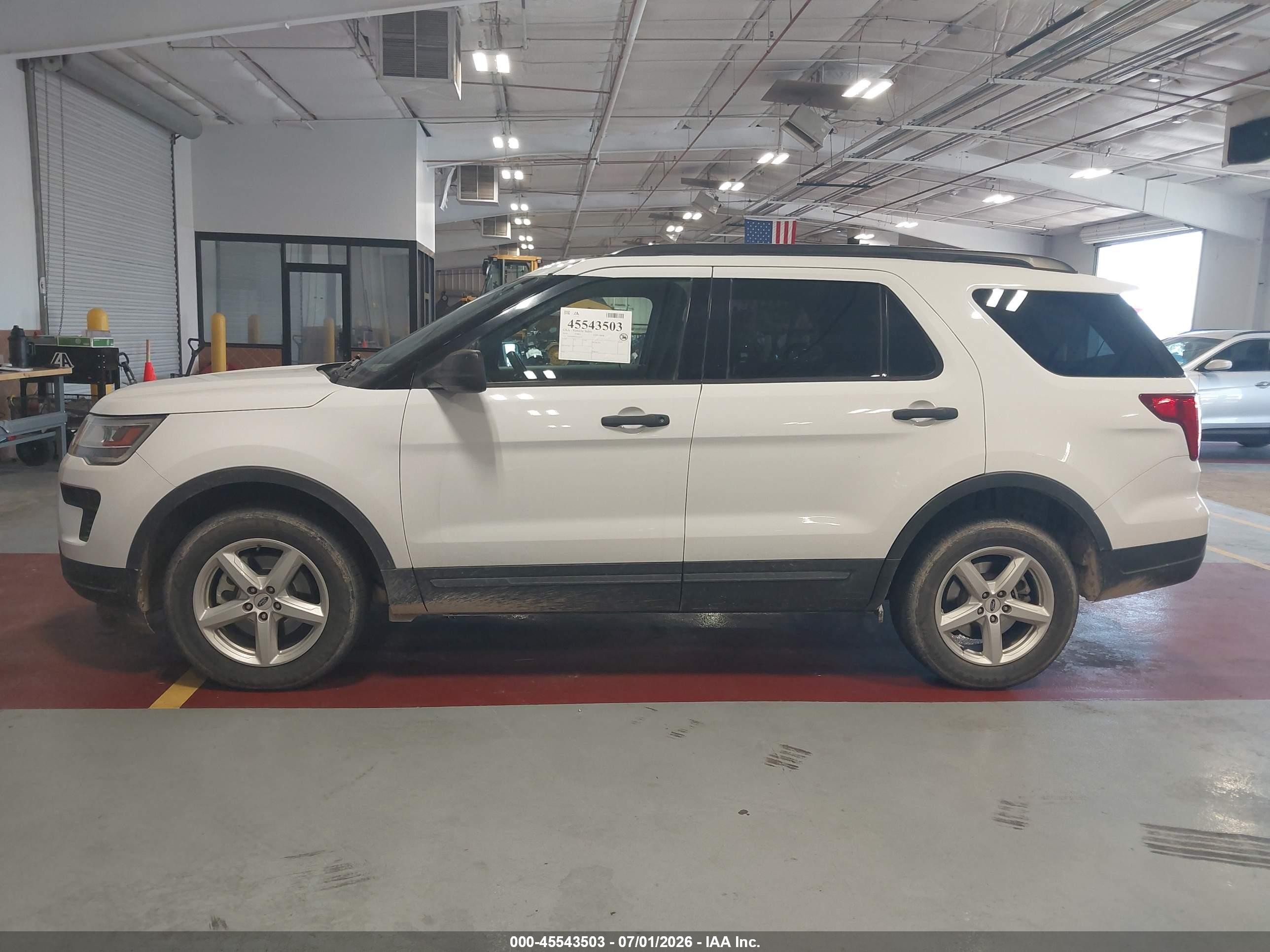 2018 Ford Explorer   White vin: 1FM5K8B83JGC45378