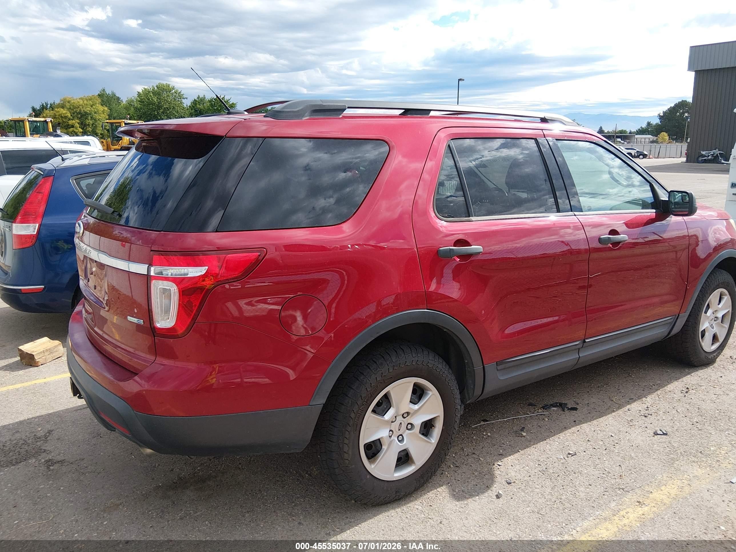 2013 Ford Explorer   Red vin: 1FM5K8B84DGA37806