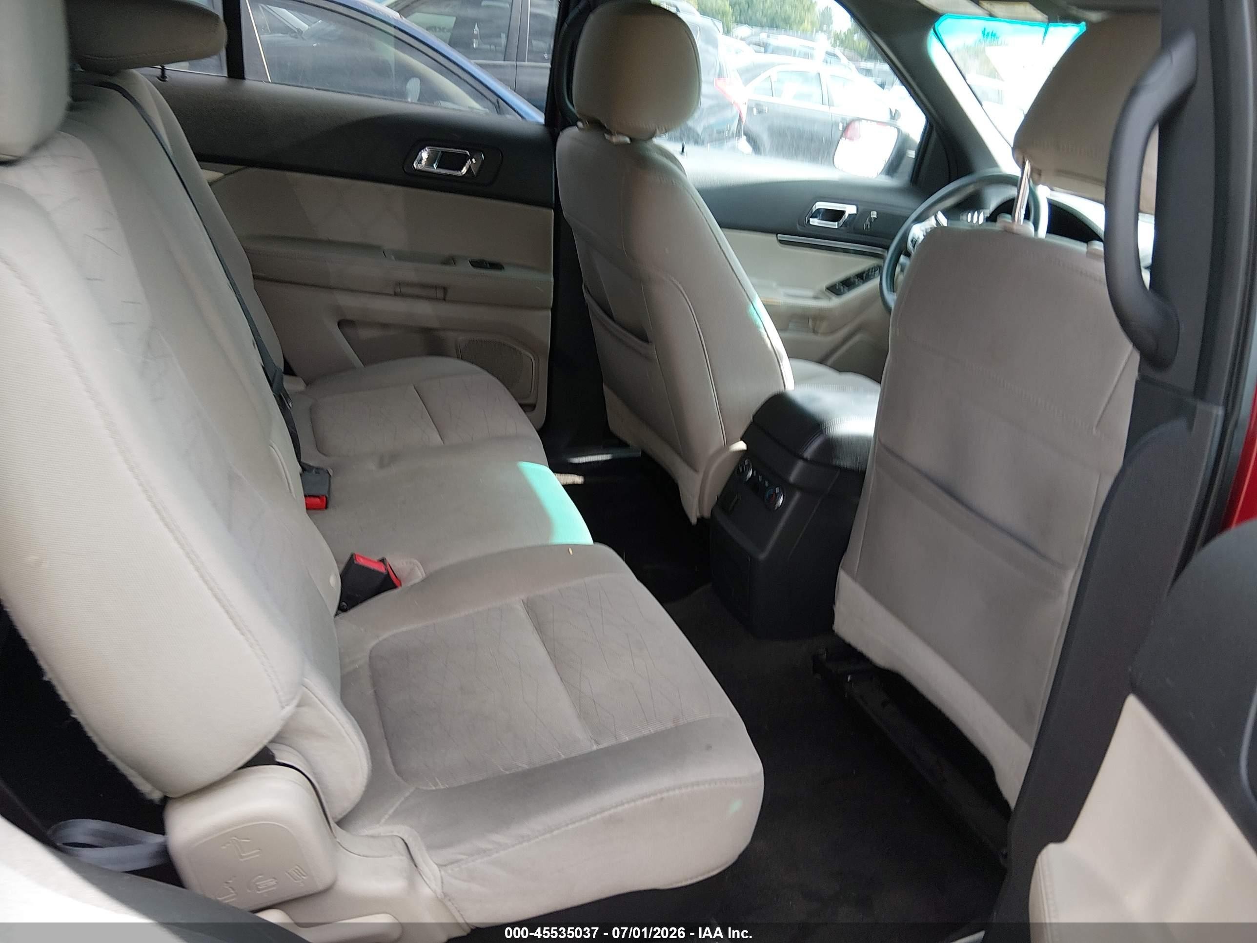2013 Ford Explorer   Red vin: 1FM5K8B84DGA37806