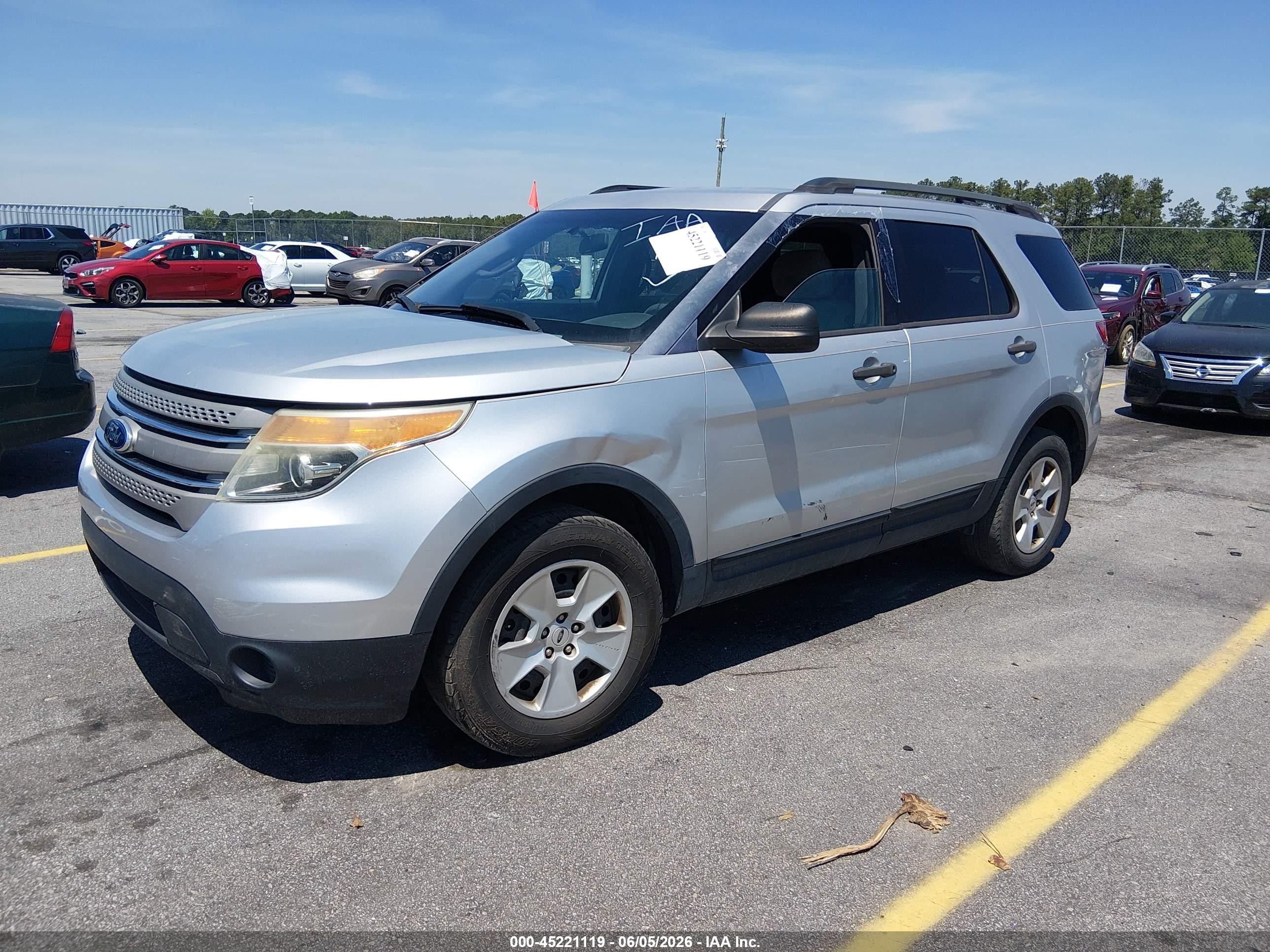 2014 Ford Explorer   Silver vin: 1FM5K8B84EGA35958