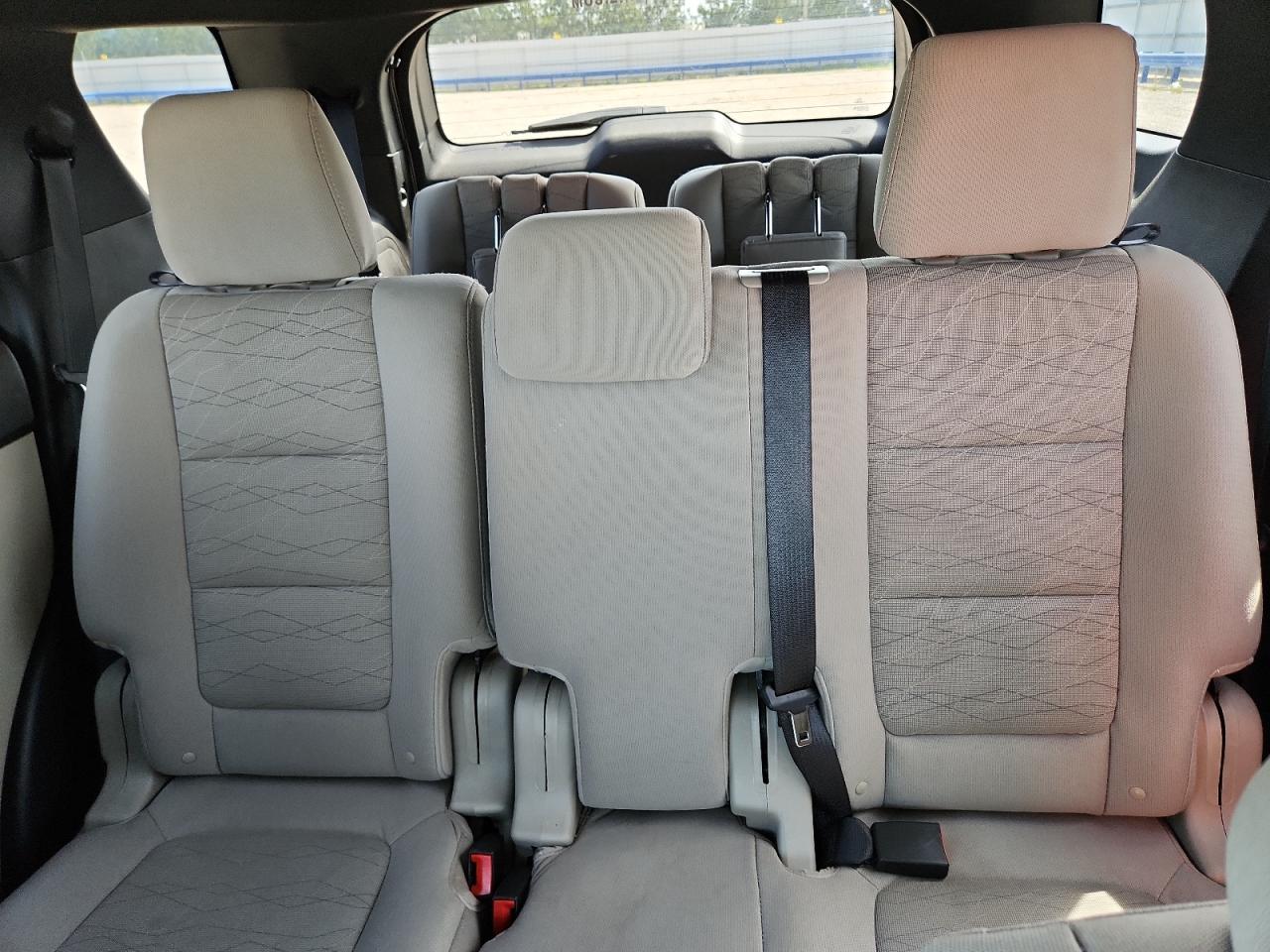 2014 Ford Explorer Silver vin: 1FM5K8B84EGA60116