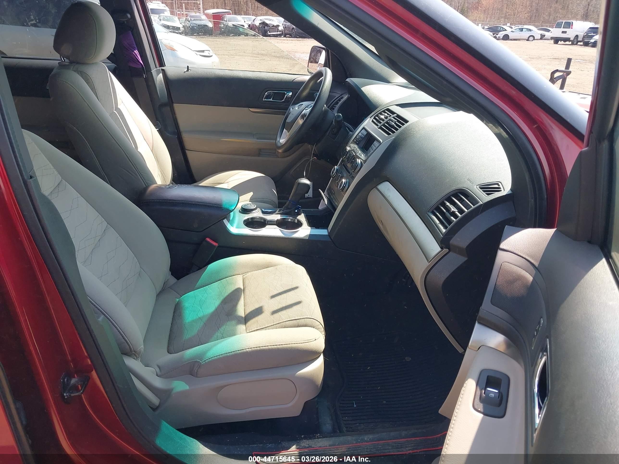 2015 Ford Explorer   Red vin: 1FM5K8B84FGA43737