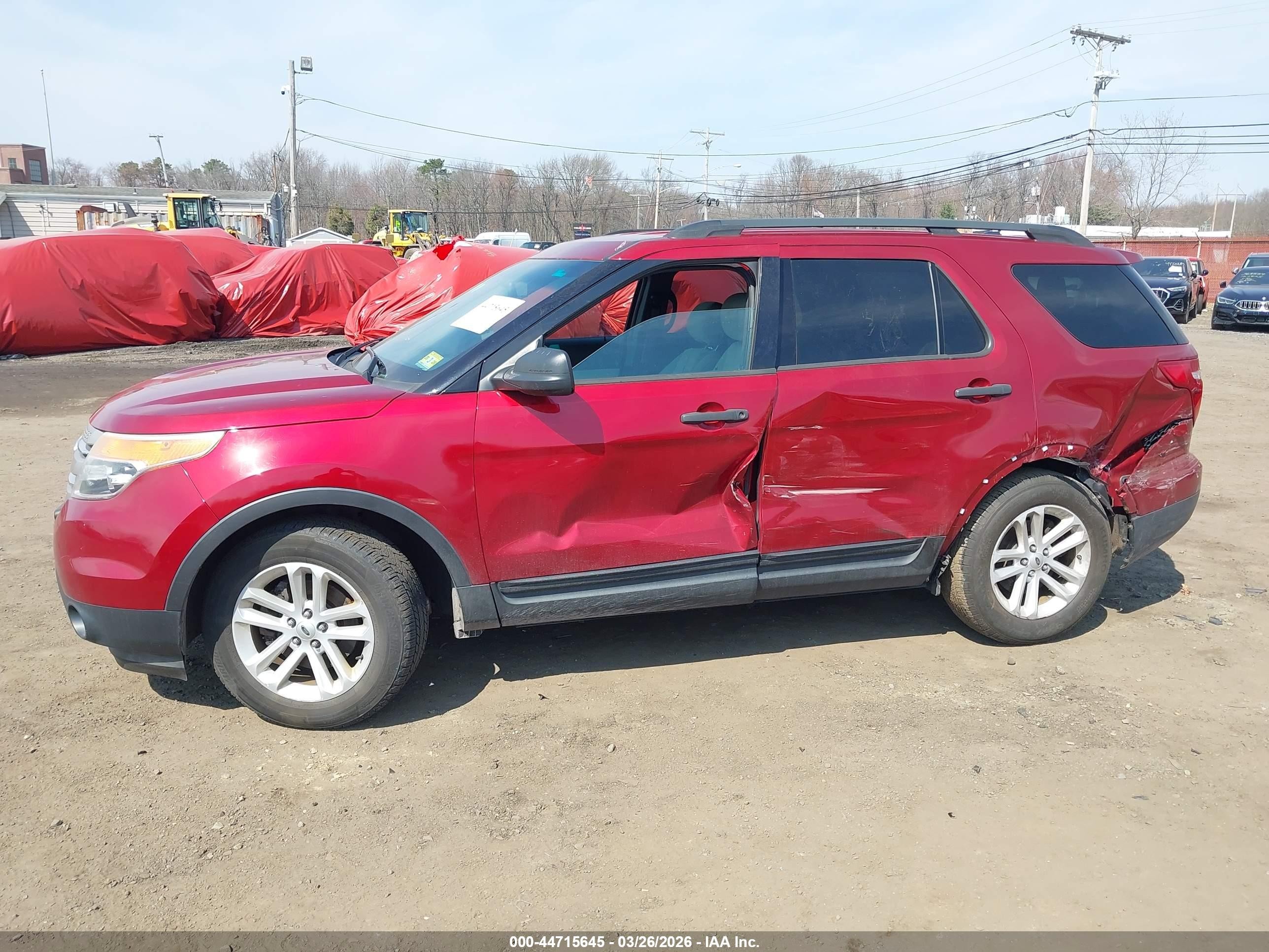 2015 Ford Explorer   Red vin: 1FM5K8B84FGA43737