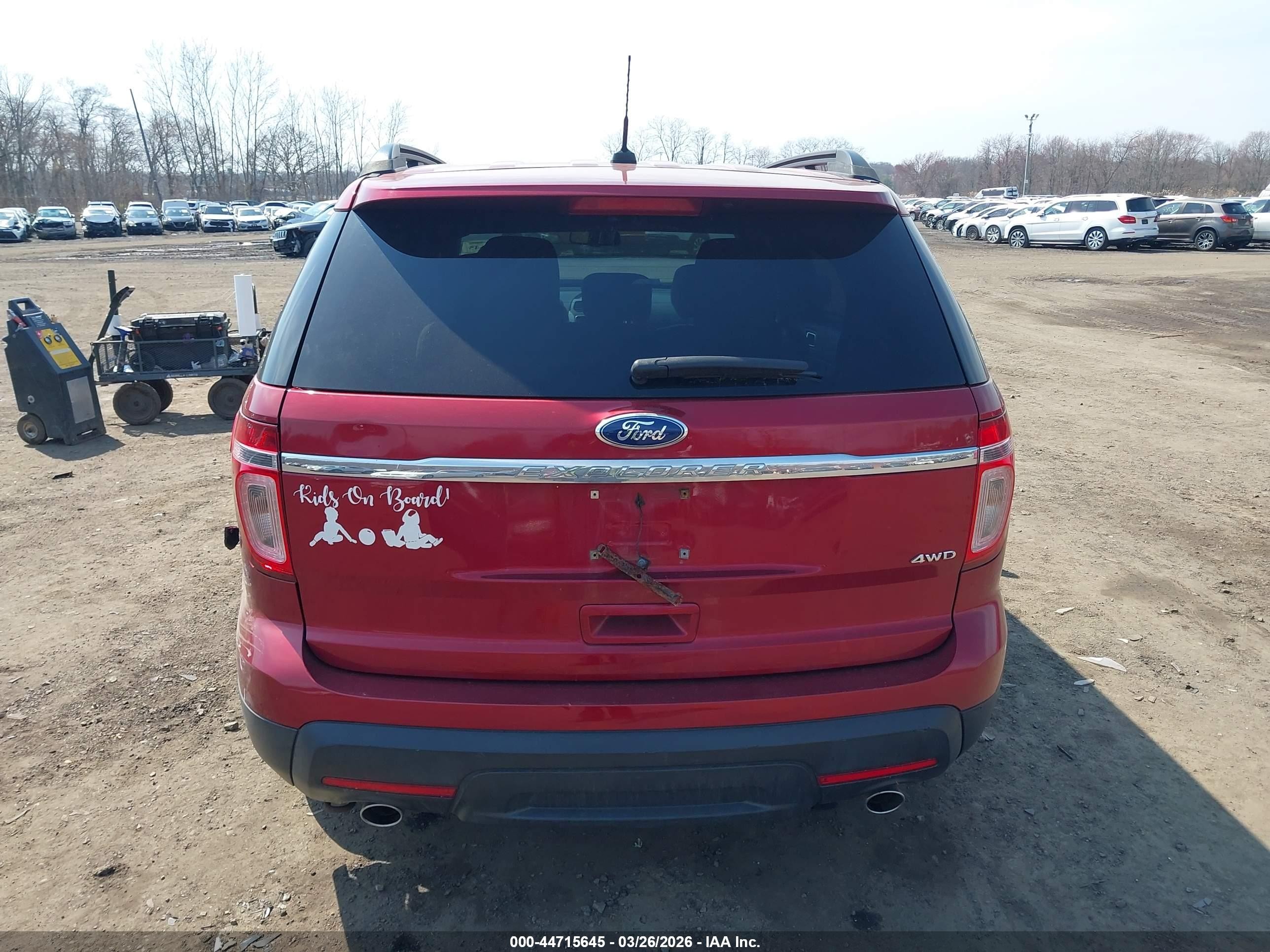 2015 Ford Explorer   Red vin: 1FM5K8B84FGA43737