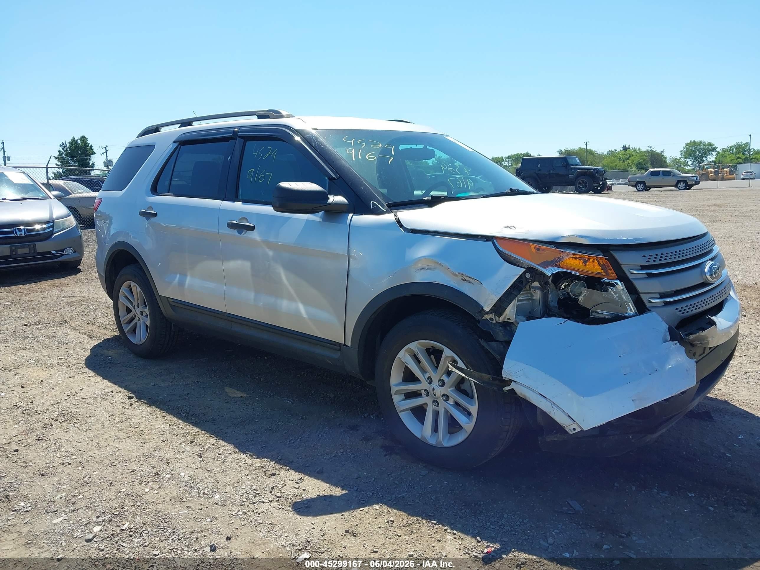2015 Ford Explorer Silver vin: 1FM5K8B84FGC36180