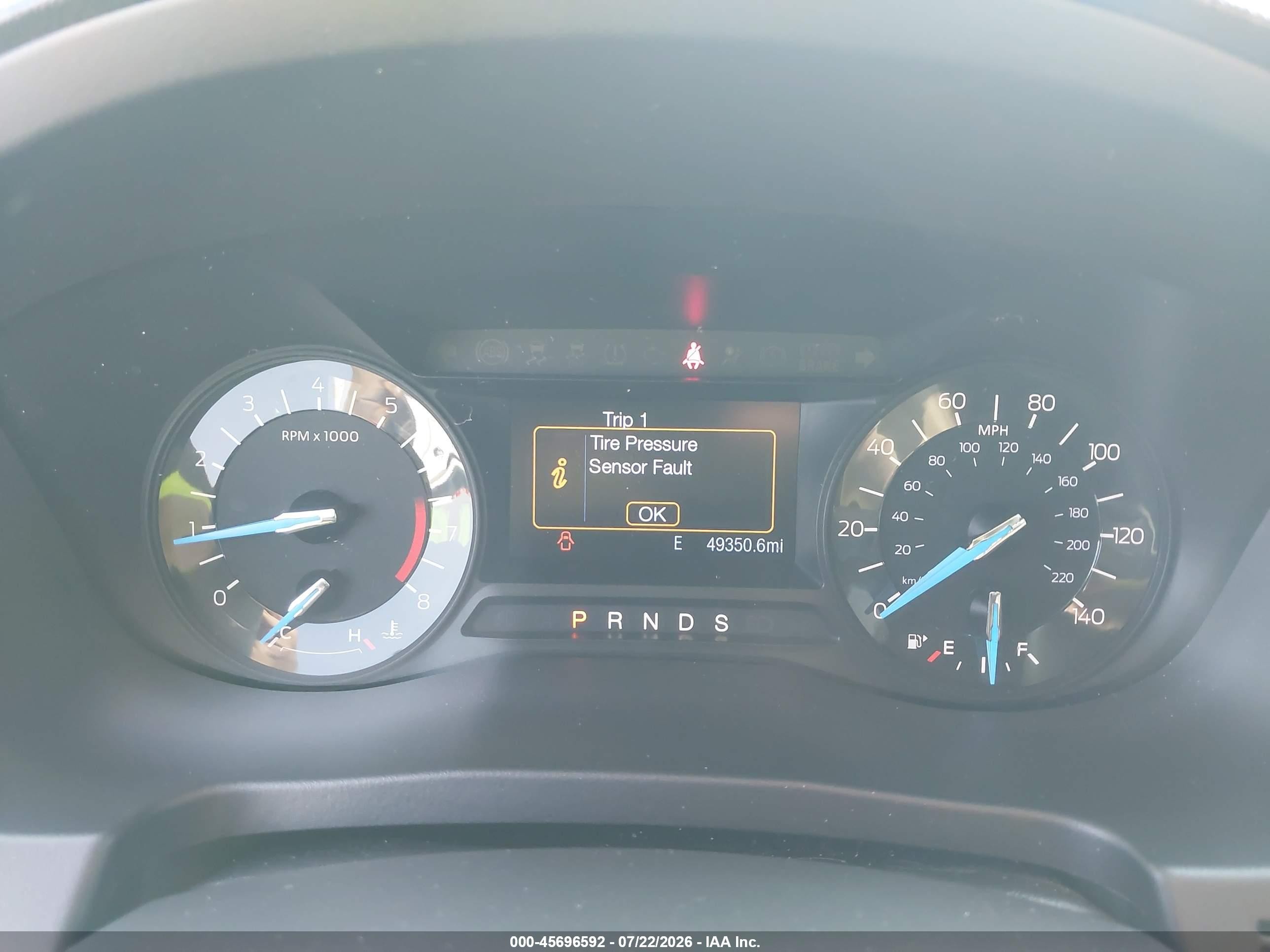 2017 Ford Explorer   Серебряный vin: 1FM5K8B84HGC63687