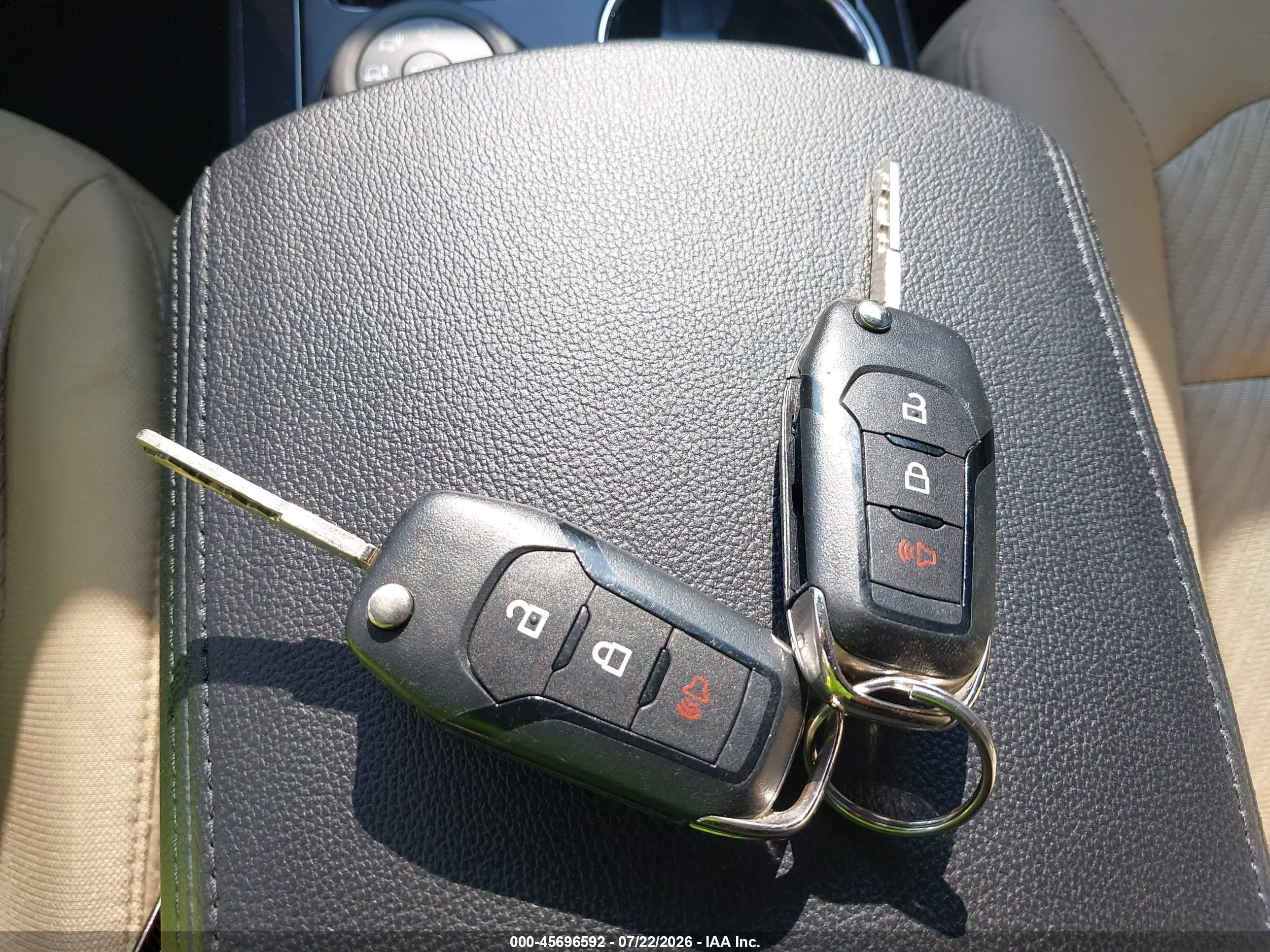 2017 Ford Explorer   Серебряный vin: 1FM5K8B84HGC63687