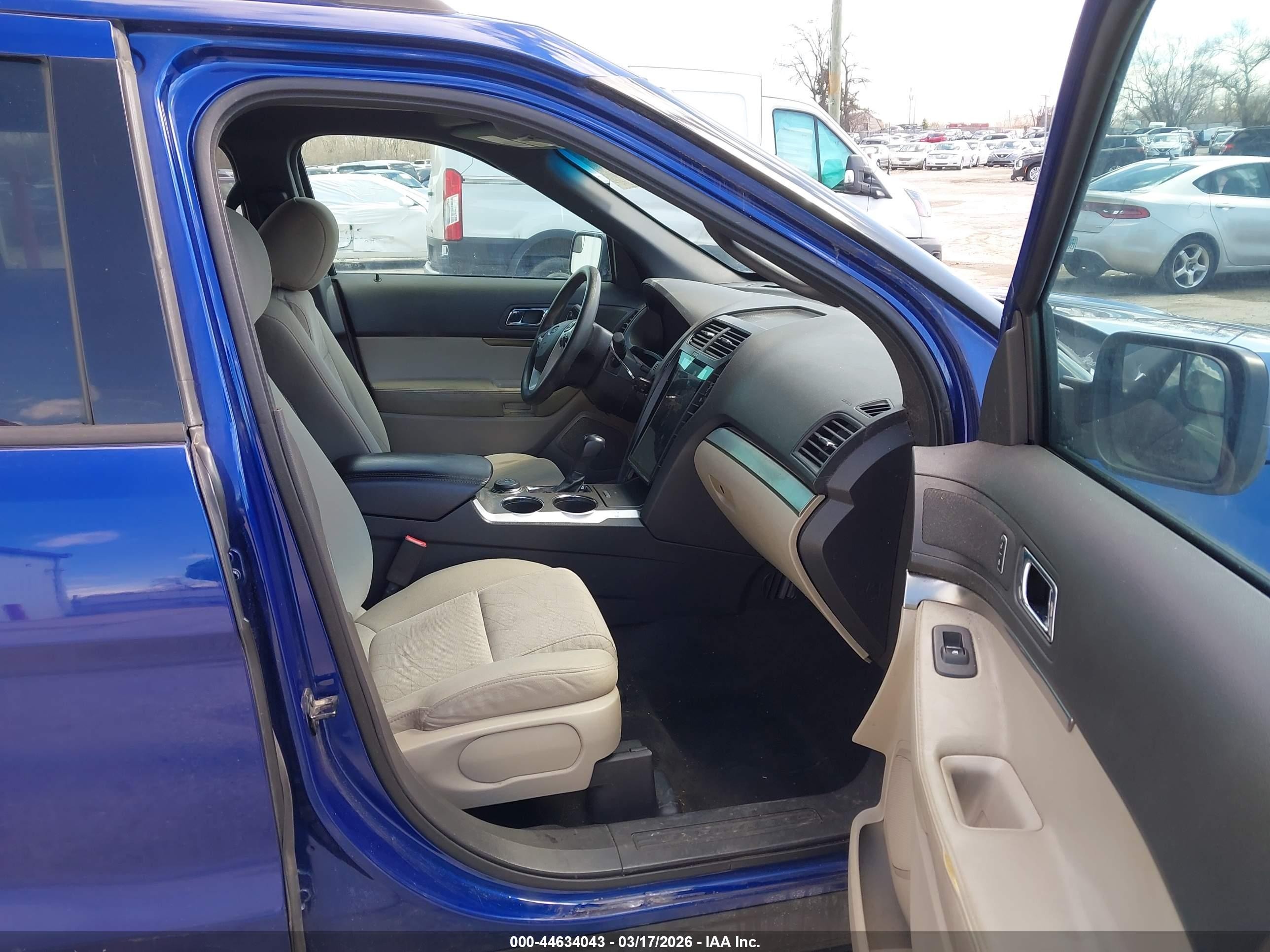 2013 Ford Explorer   Blue vin: 1FM5K8B85DGA58213