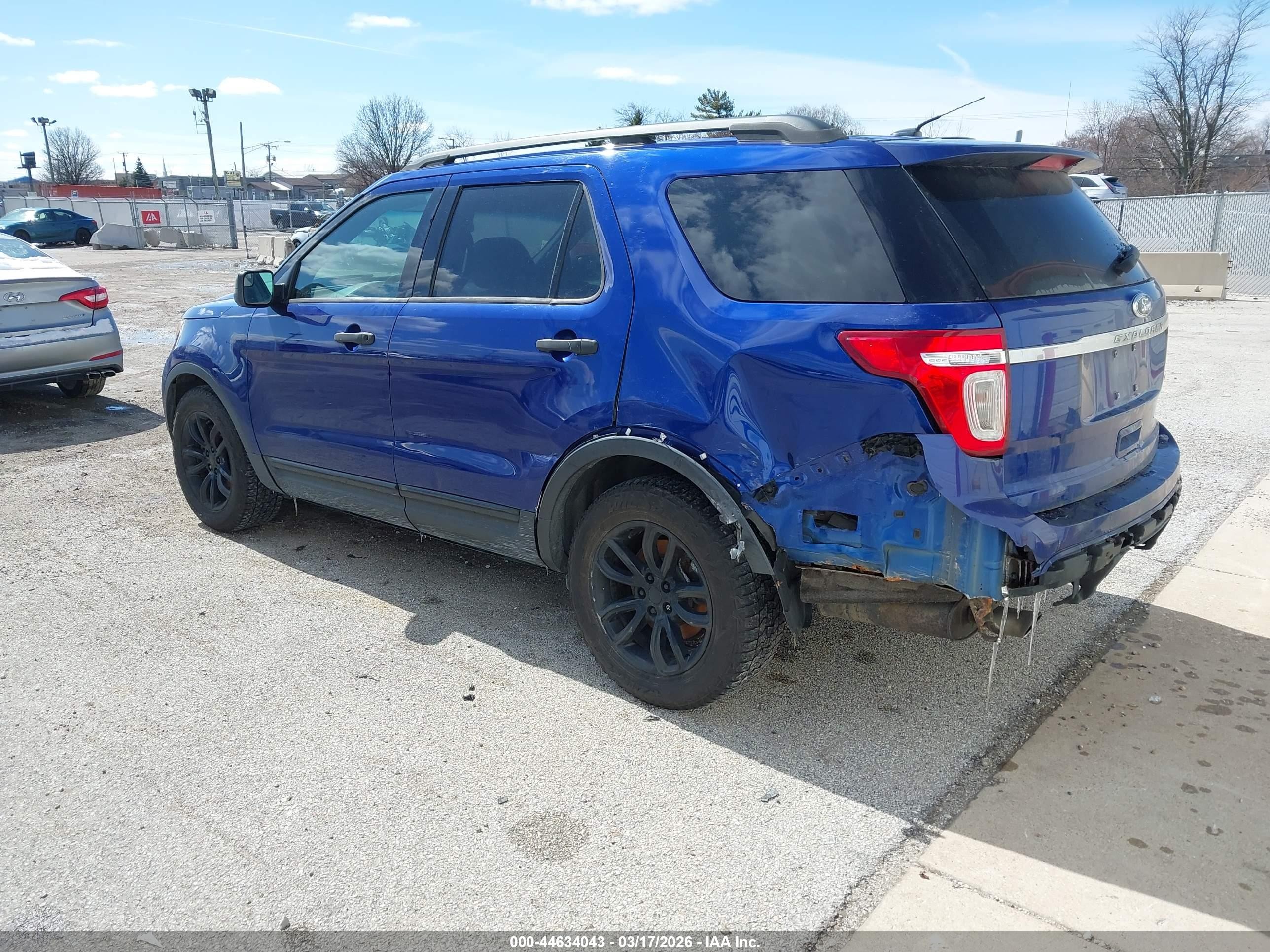 2013 Ford Explorer   Blue vin: 1FM5K8B85DGA58213