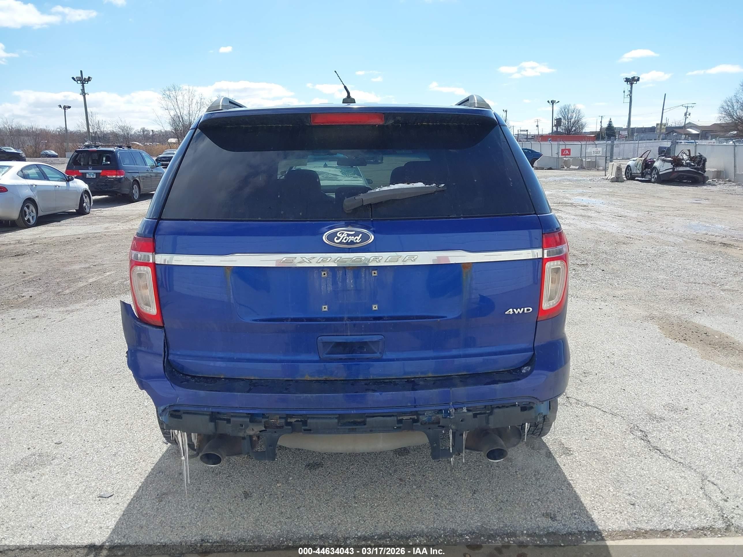 2013 Ford Explorer   Blue vin: 1FM5K8B85DGA58213