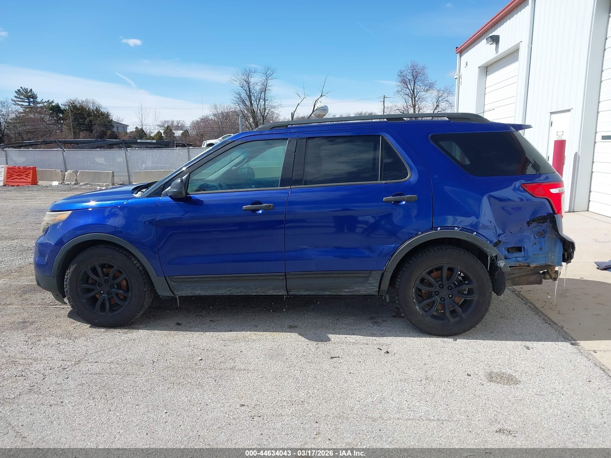 2013 Ford Explorer   Blue vin: 1FM5K8B85DGA58213