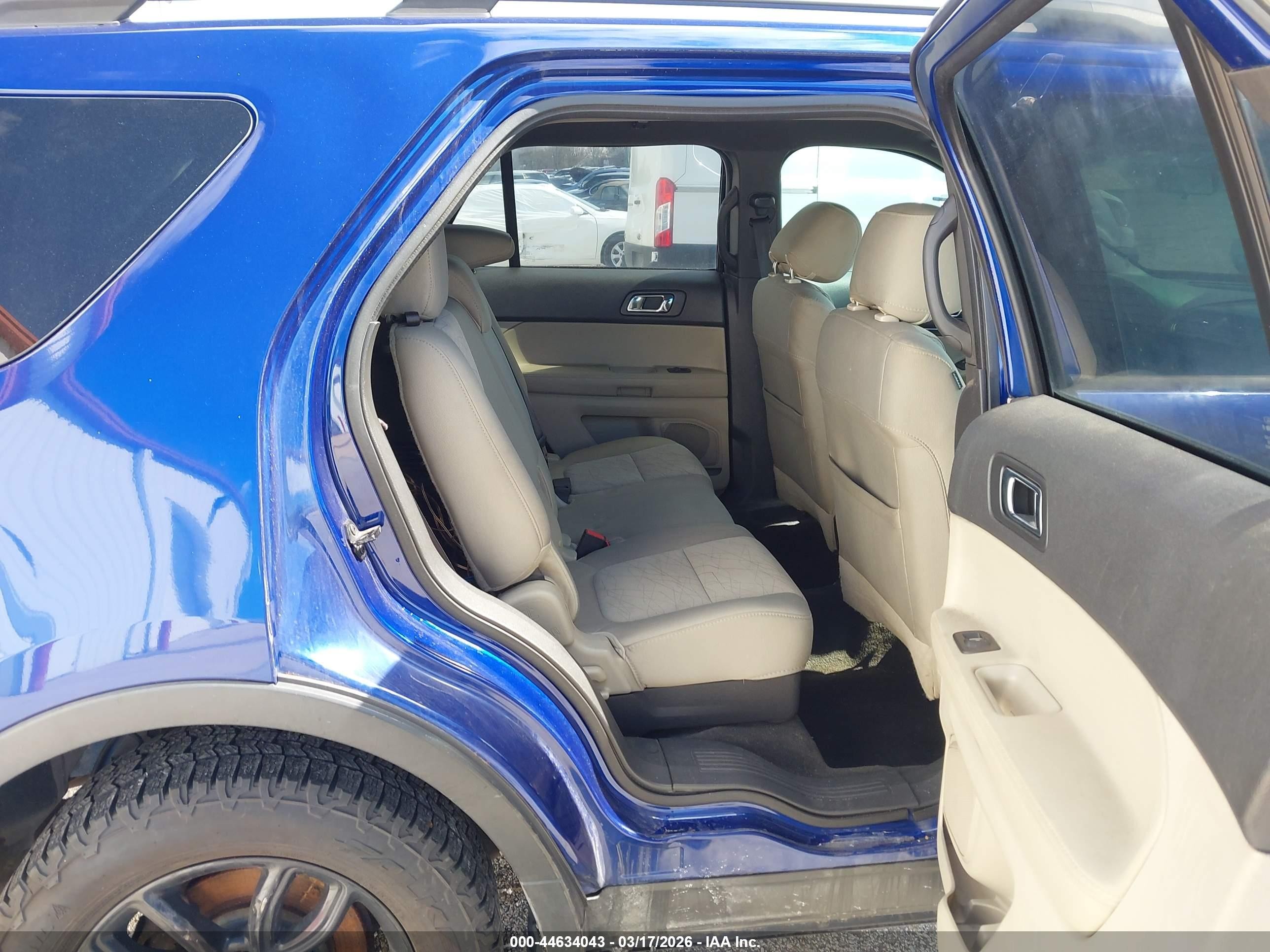 2013 Ford Explorer   Blue vin: 1FM5K8B85DGA58213