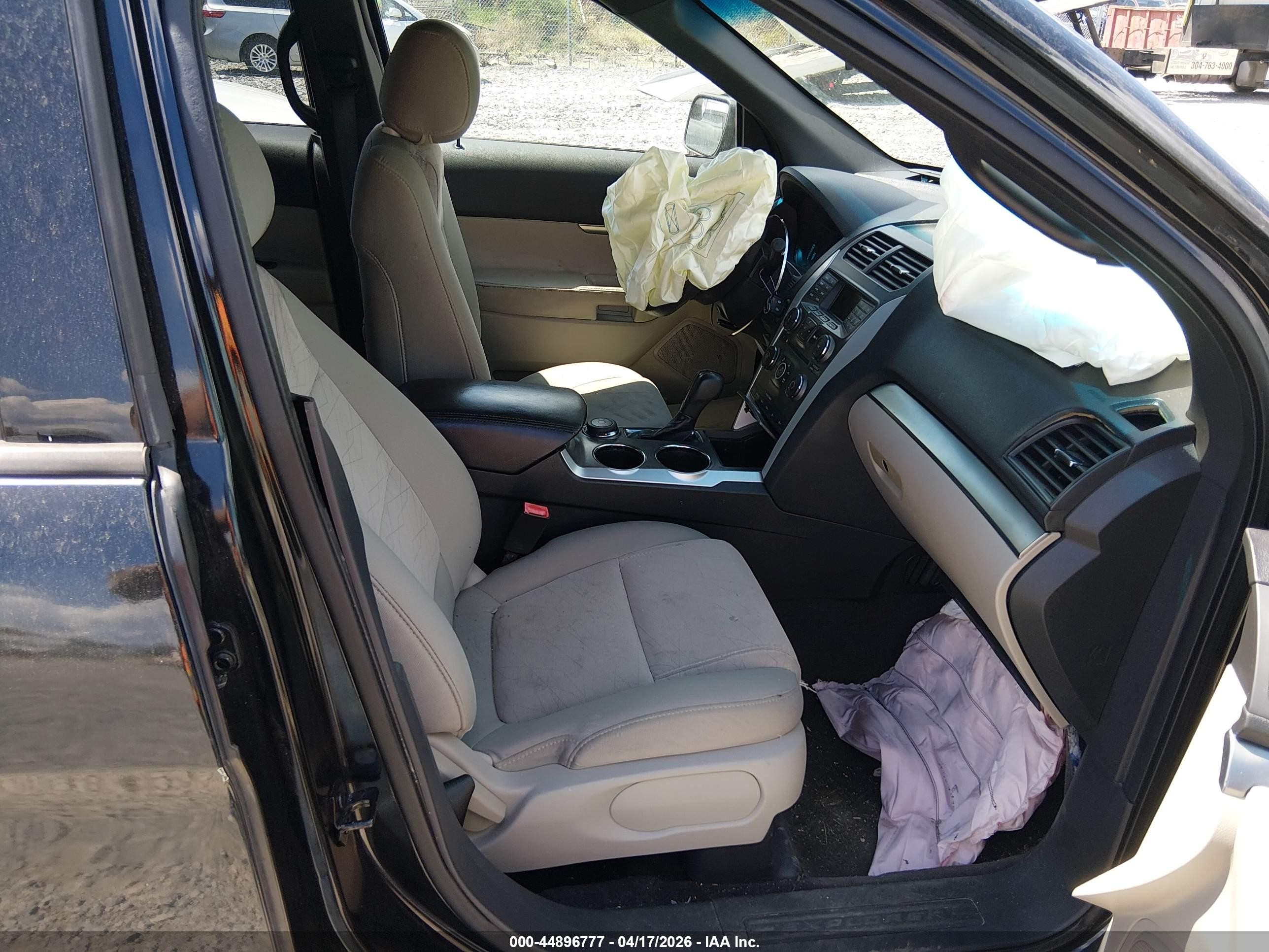 2013 Ford Explorer   Black vin: 1FM5K8B85DGA94368