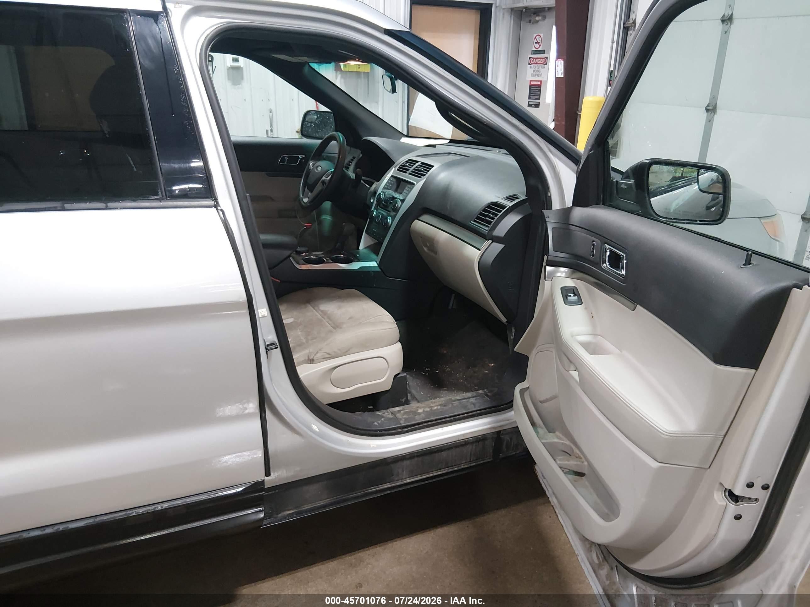 2014 Ford Explorer Серый vin: 1FM5K8B85EGB80362