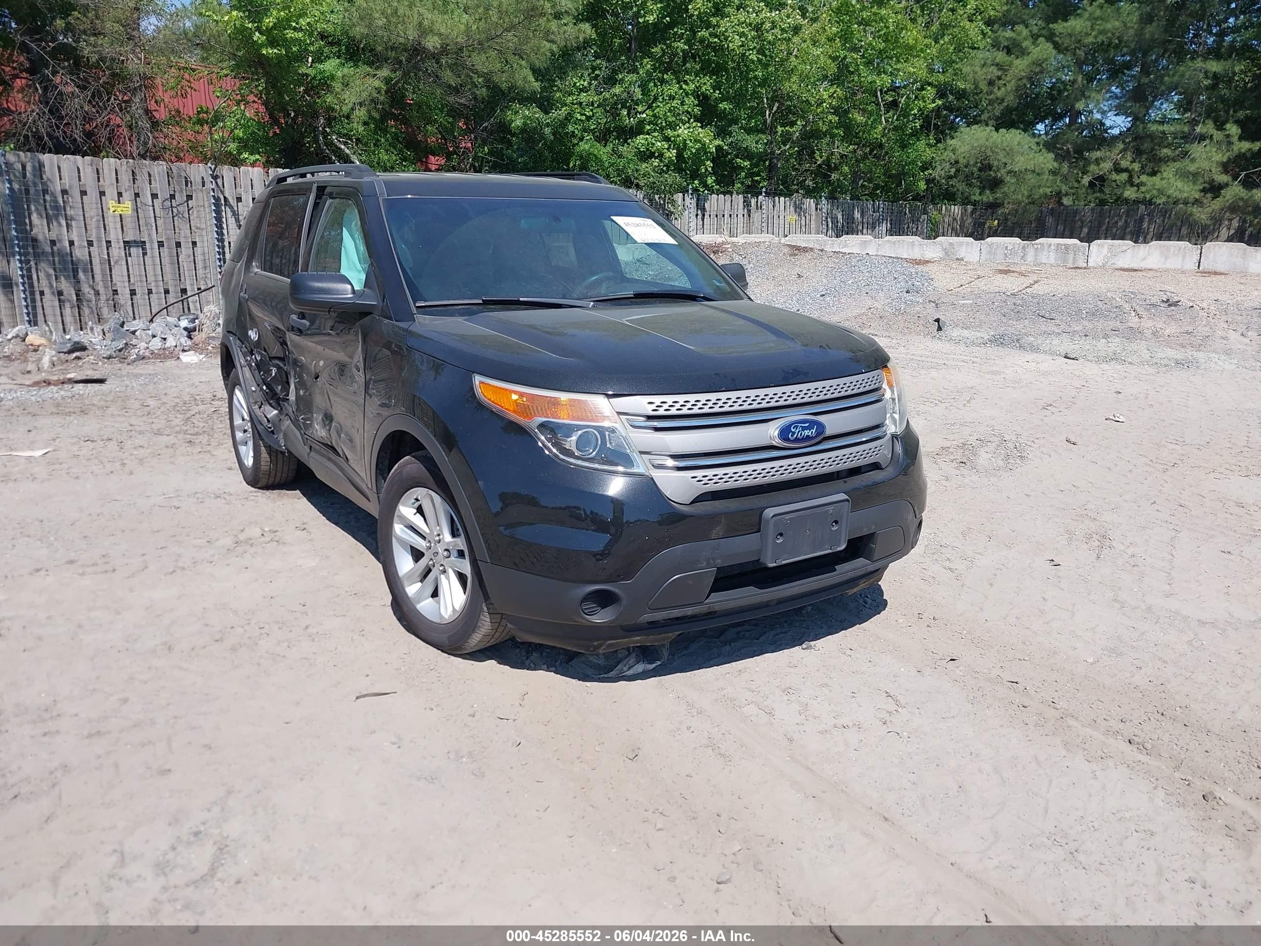 2015 Ford Explorer   Black vin: 1FM5K8B85FGA72552