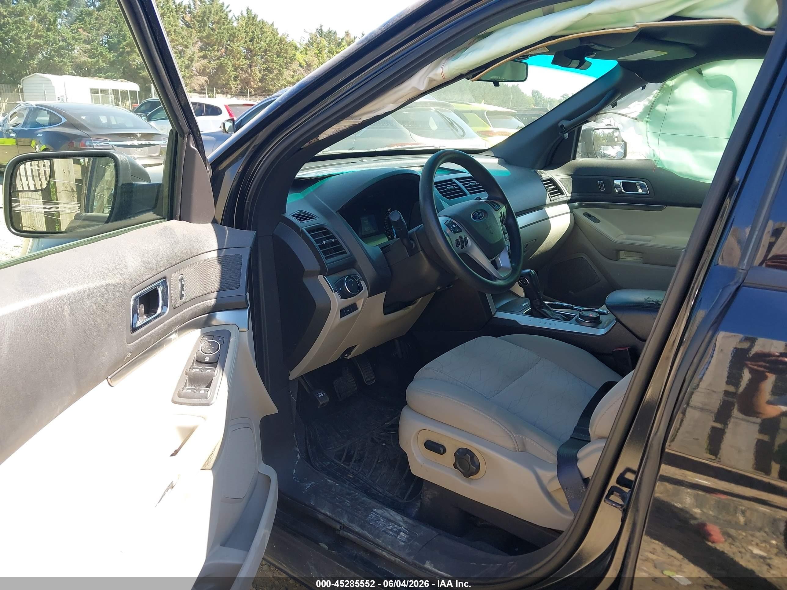 2015 Ford Explorer   Black vin: 1FM5K8B85FGA72552