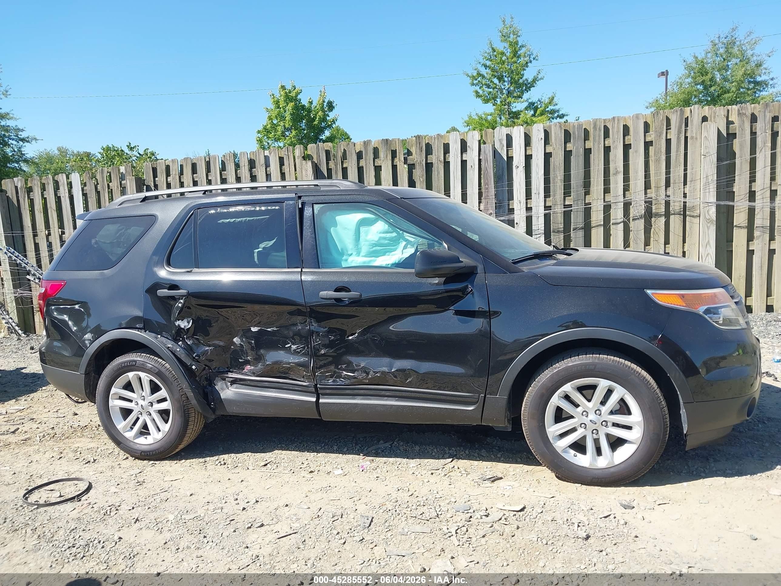 2015 Ford Explorer   Black vin: 1FM5K8B85FGA72552