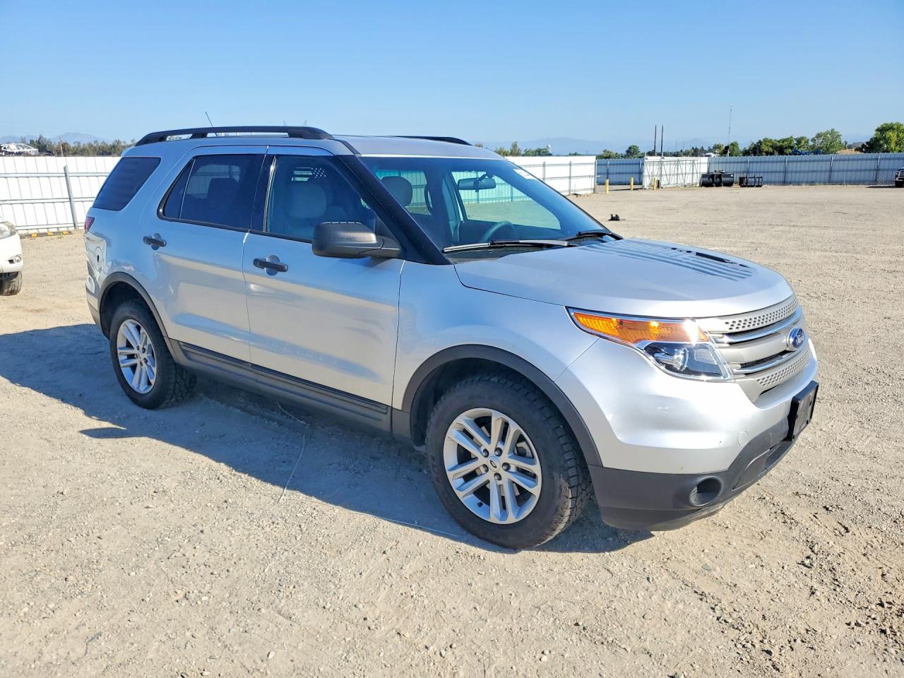 2015 Ford Explorer Silver vin: 1FM5K8B85FGB90438