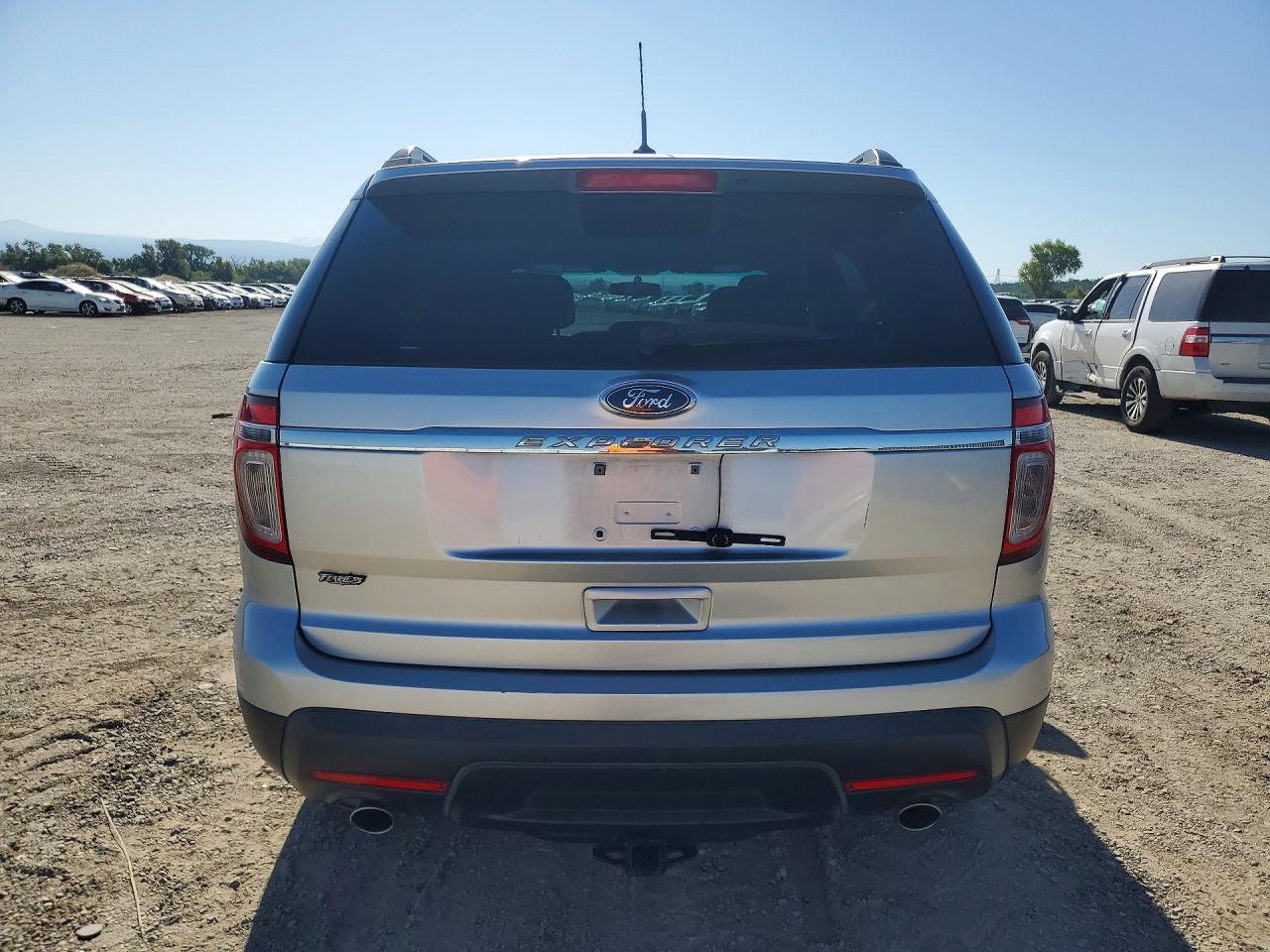 2015 Ford Explorer Silver vin: 1FM5K8B85FGB90438