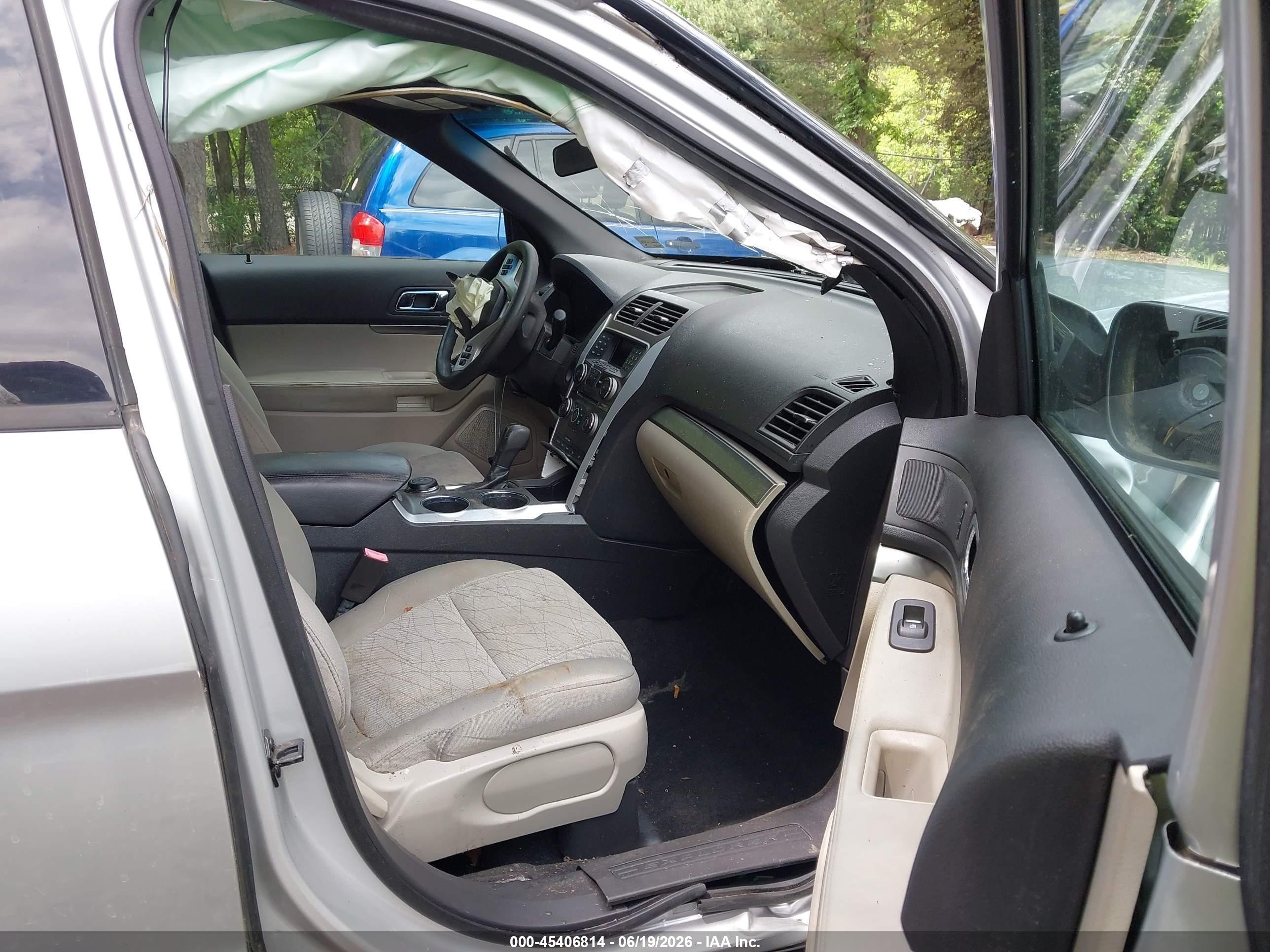 2013 Ford Explorer   Silver vin: 1FM5K8B86DGA71620