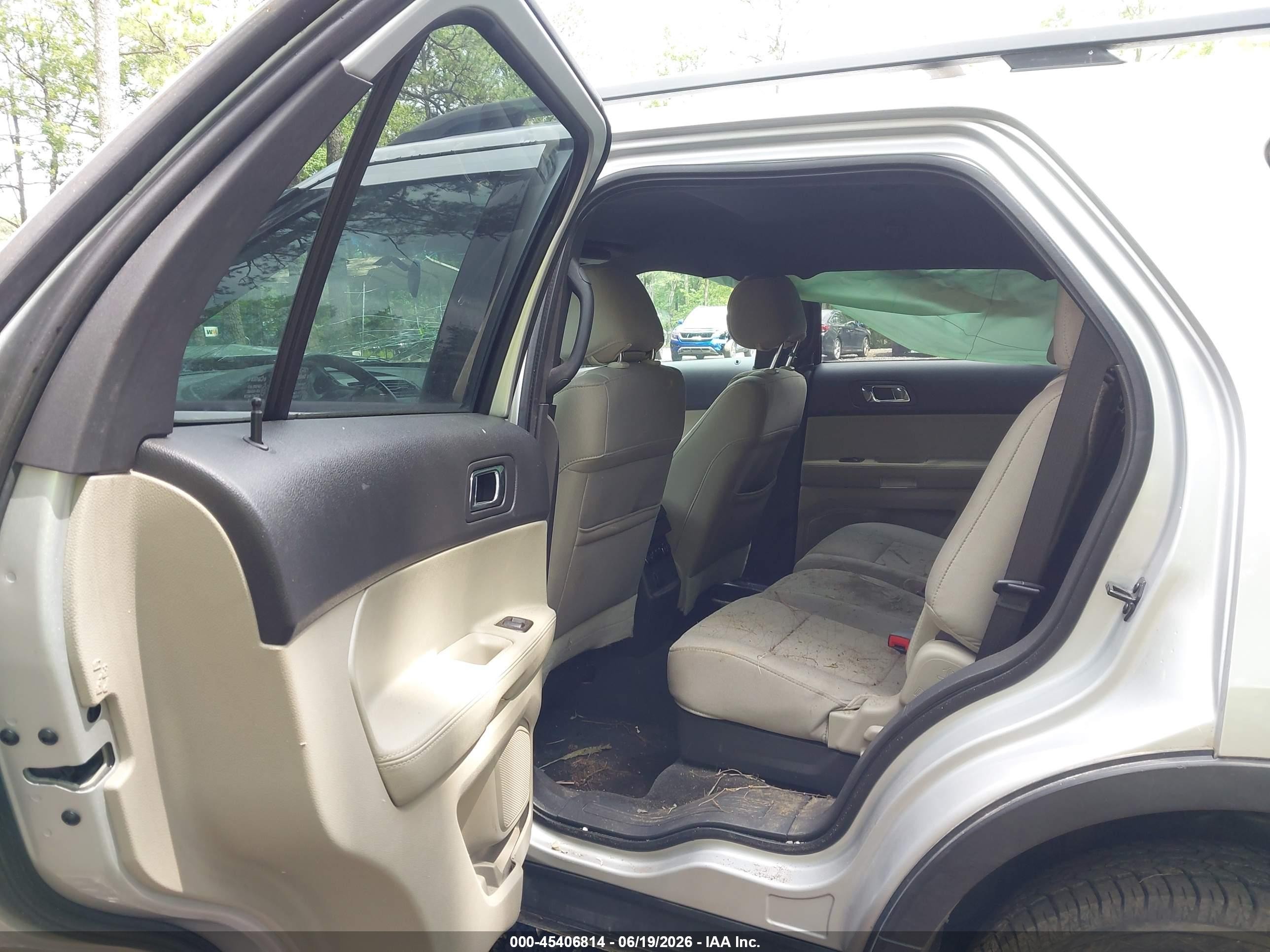 2013 Ford Explorer   Silver vin: 1FM5K8B86DGA71620