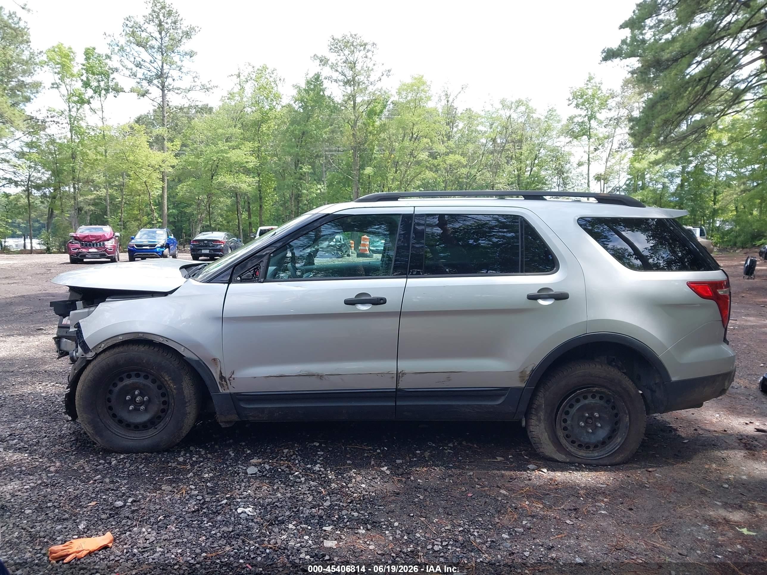 2013 Ford Explorer   Silver vin: 1FM5K8B86DGA71620