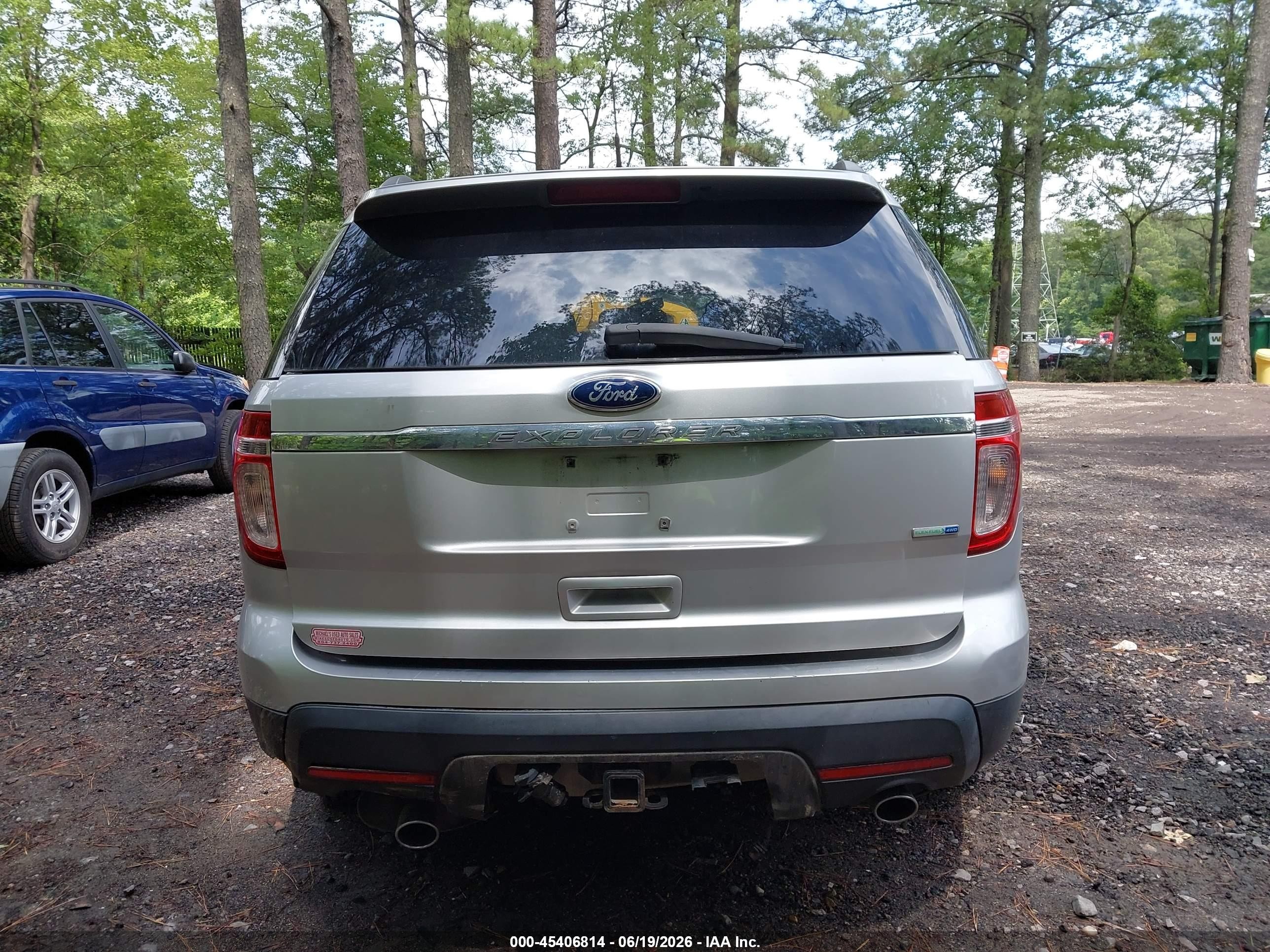 2013 Ford Explorer   Silver vin: 1FM5K8B86DGA71620