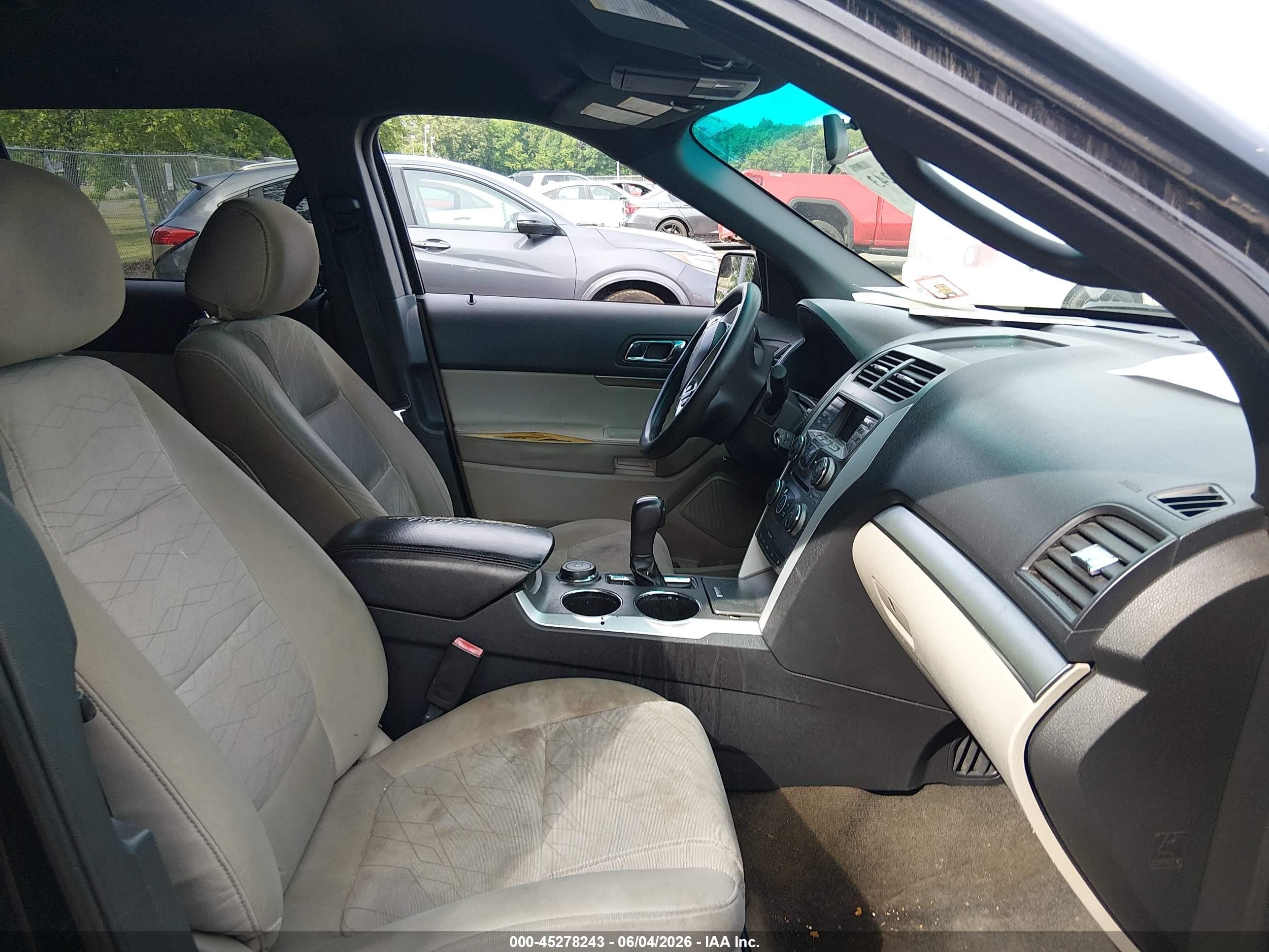 2013 Ford Explorer   Black vin: 1FM5K8B86DGC35030