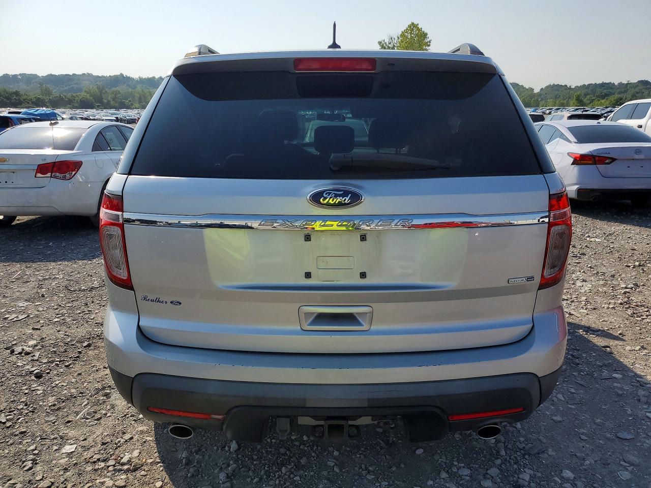 2014 Ford Explorer Silver vin: 1FM5K8B86EGA43513
