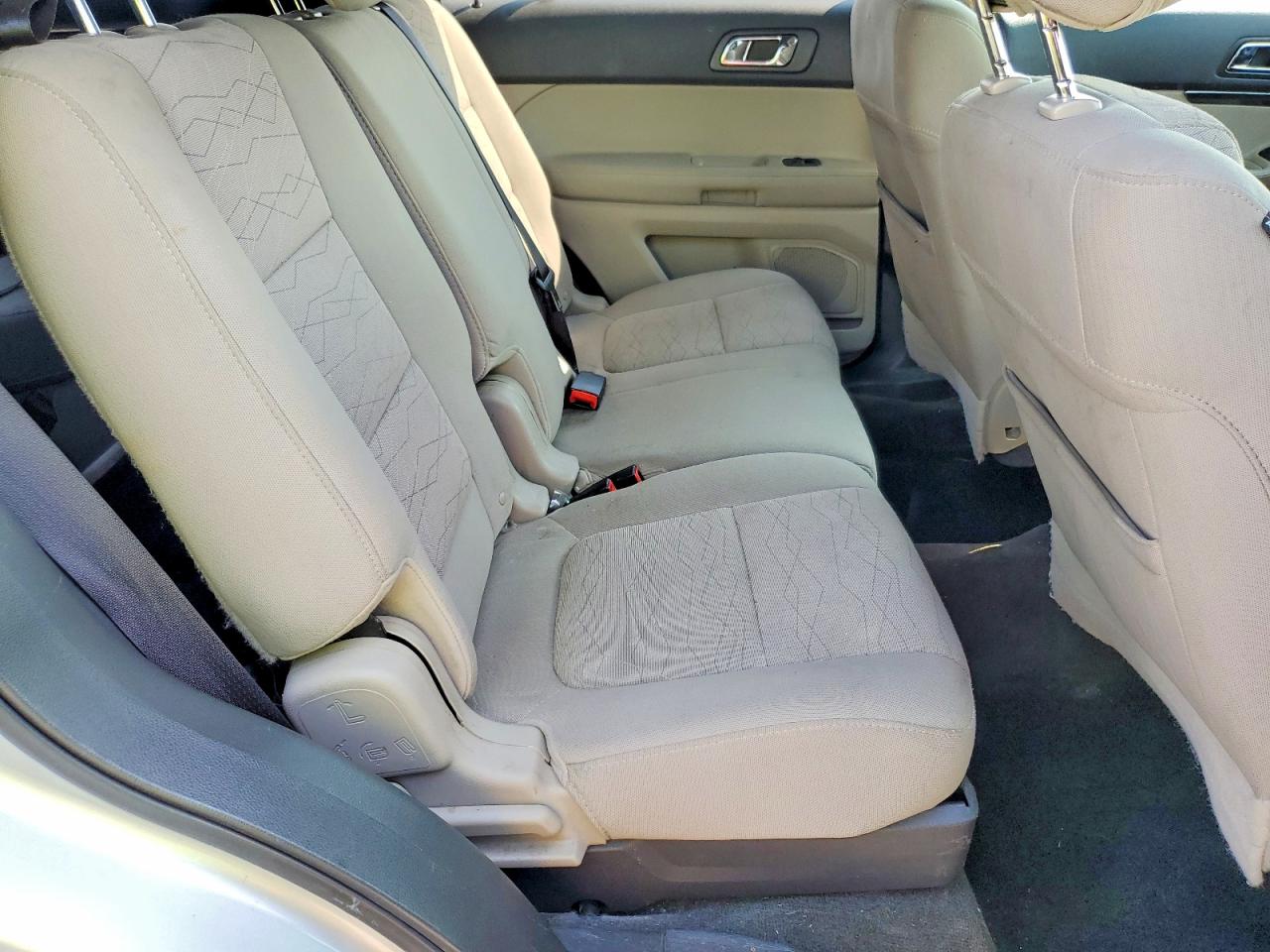 2014 Ford Explorer Silver vin: 1FM5K8B86EGA43513